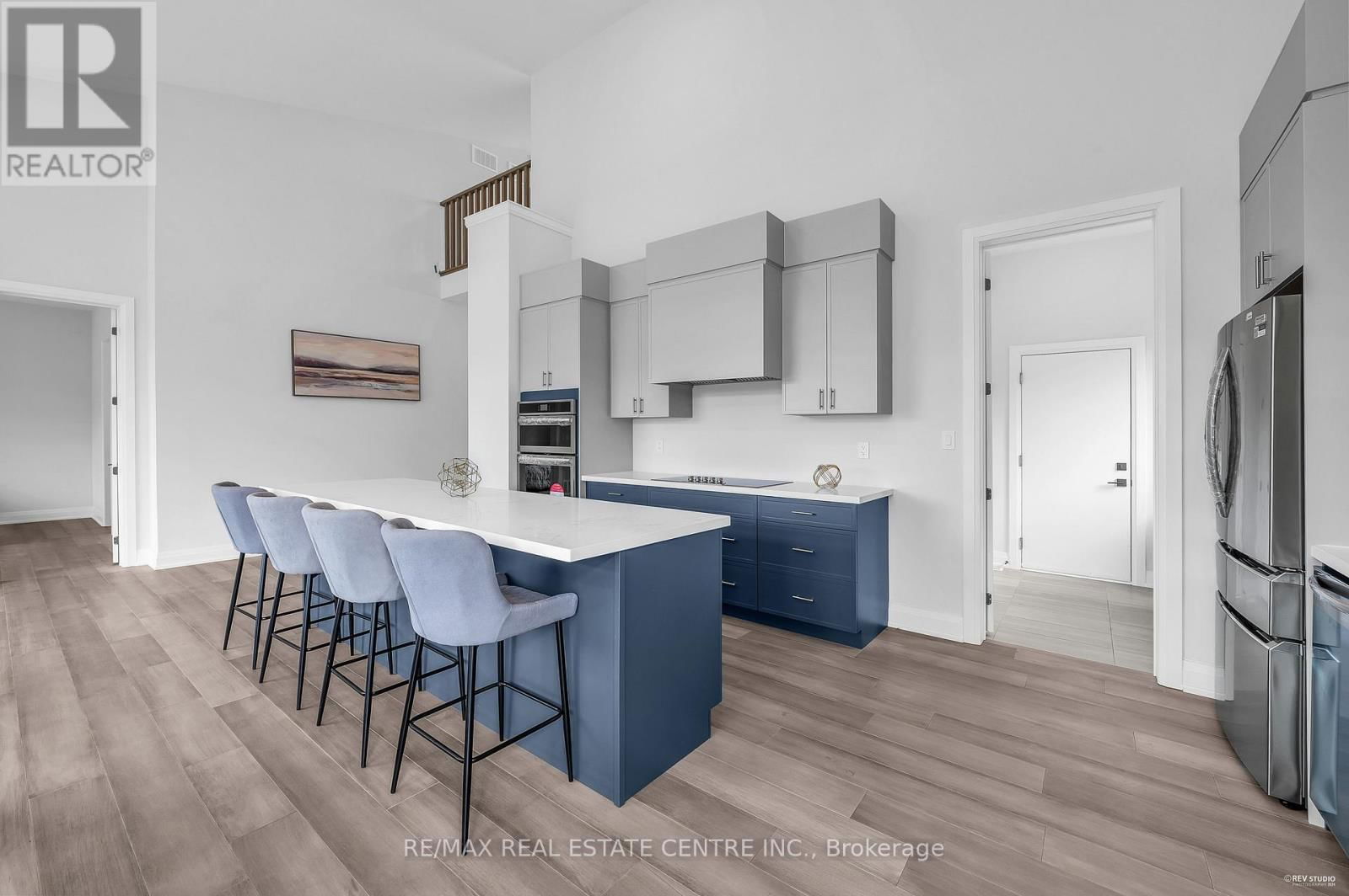 119 SLADDEN COURT Image 10