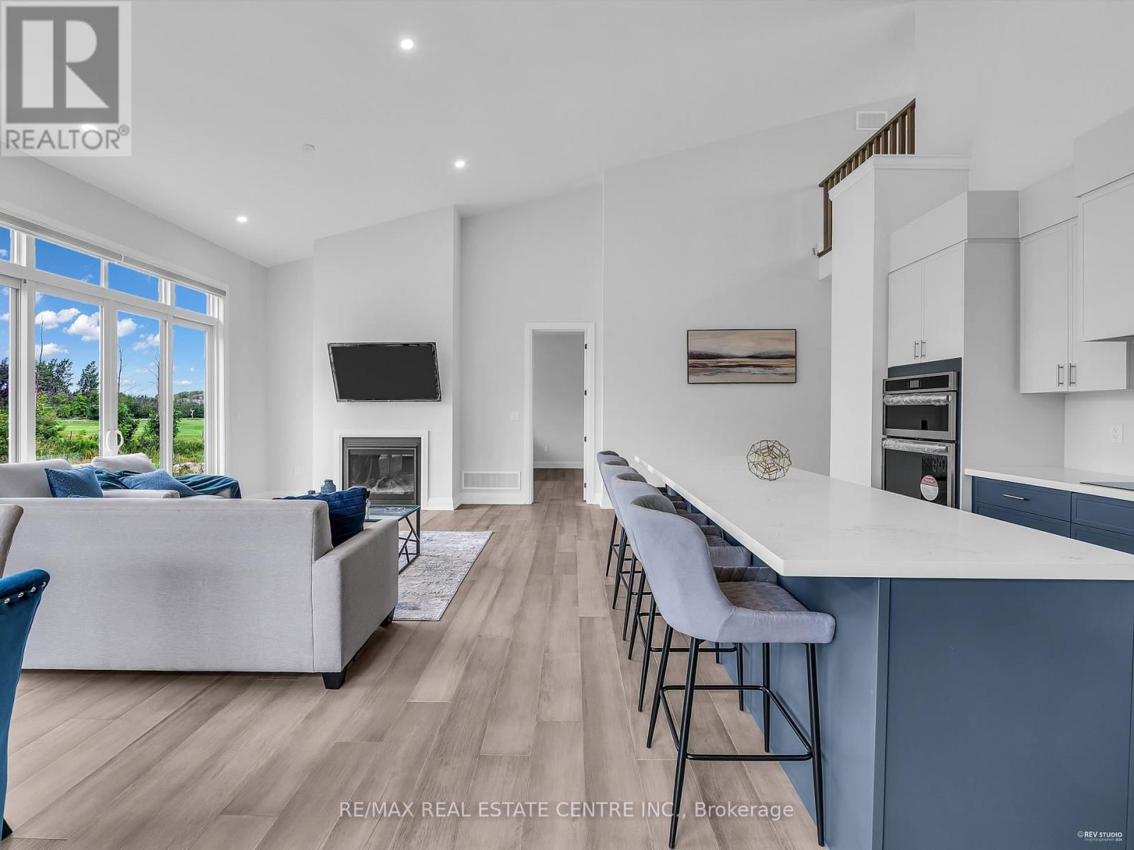 119 SLADDEN COURT Image 15