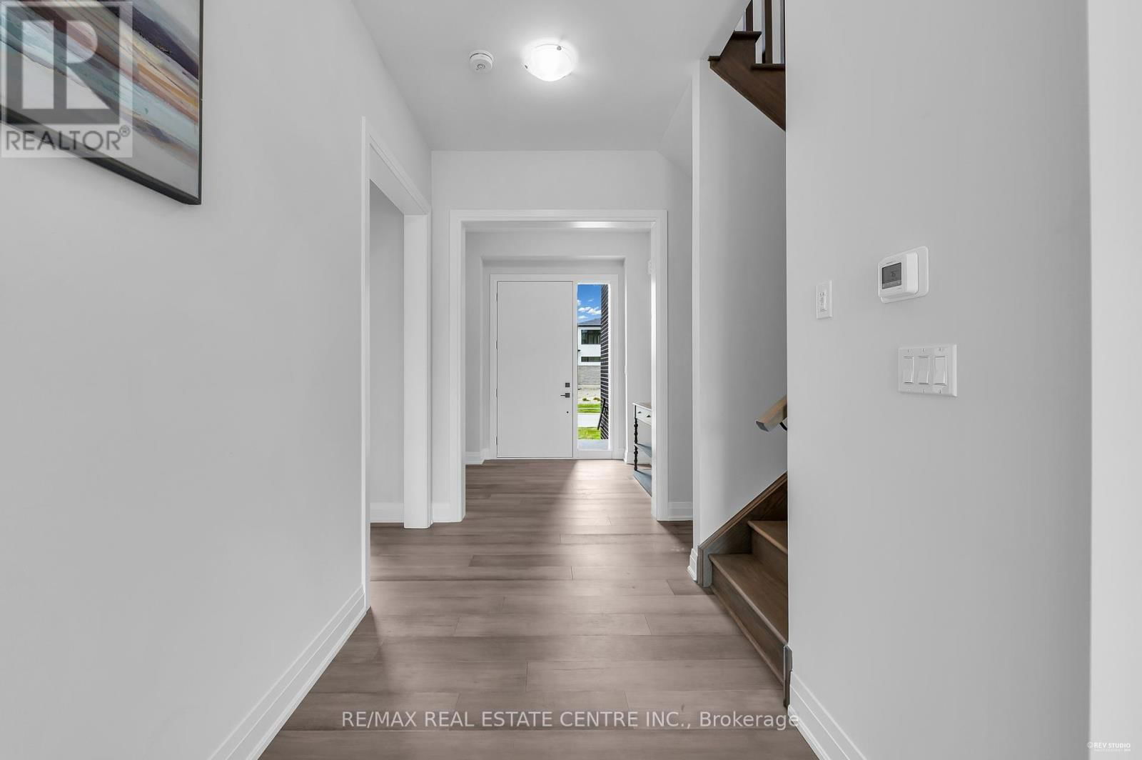 119 SLADDEN COURT Image 20