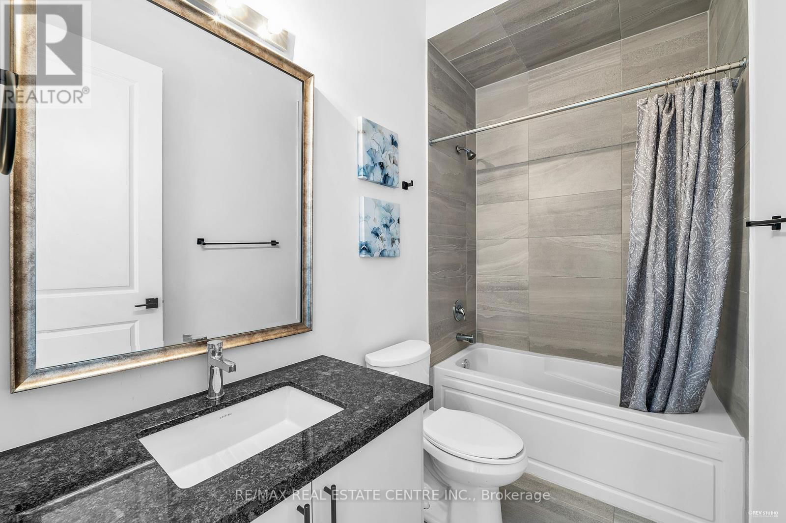 119 SLADDEN COURT Image 24
