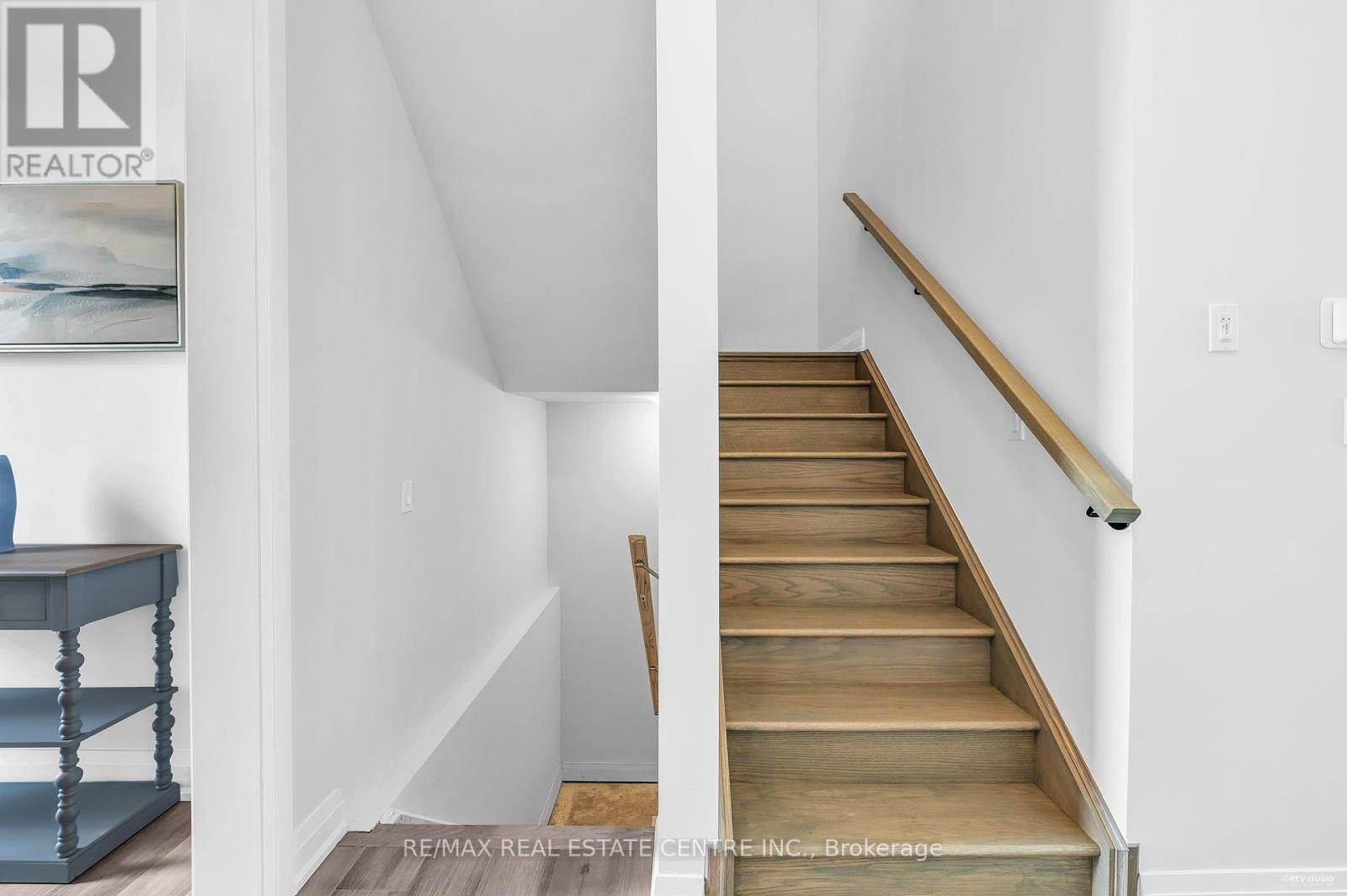 119 SLADDEN COURT Image 33