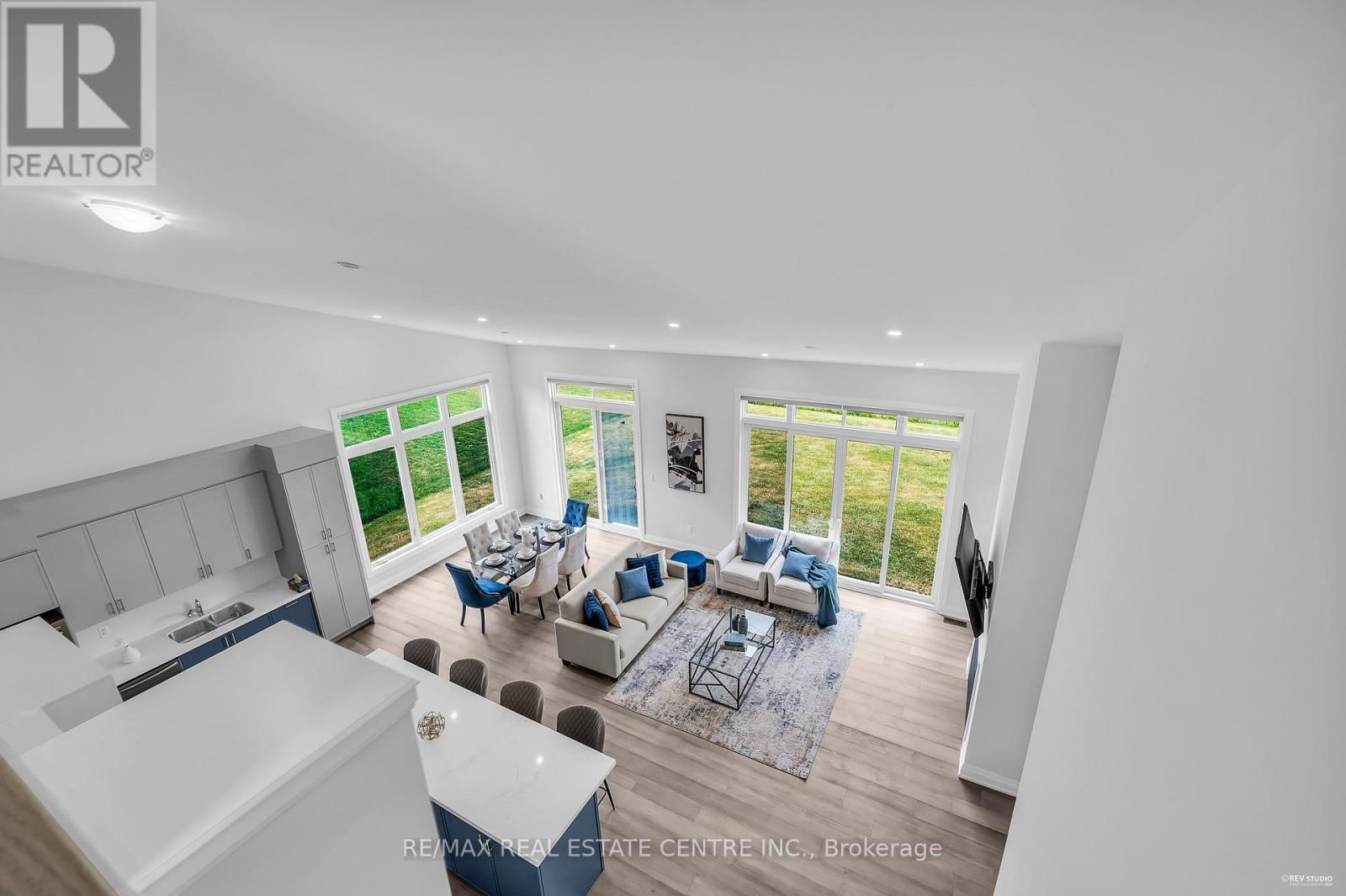 119 SLADDEN COURT Image 34