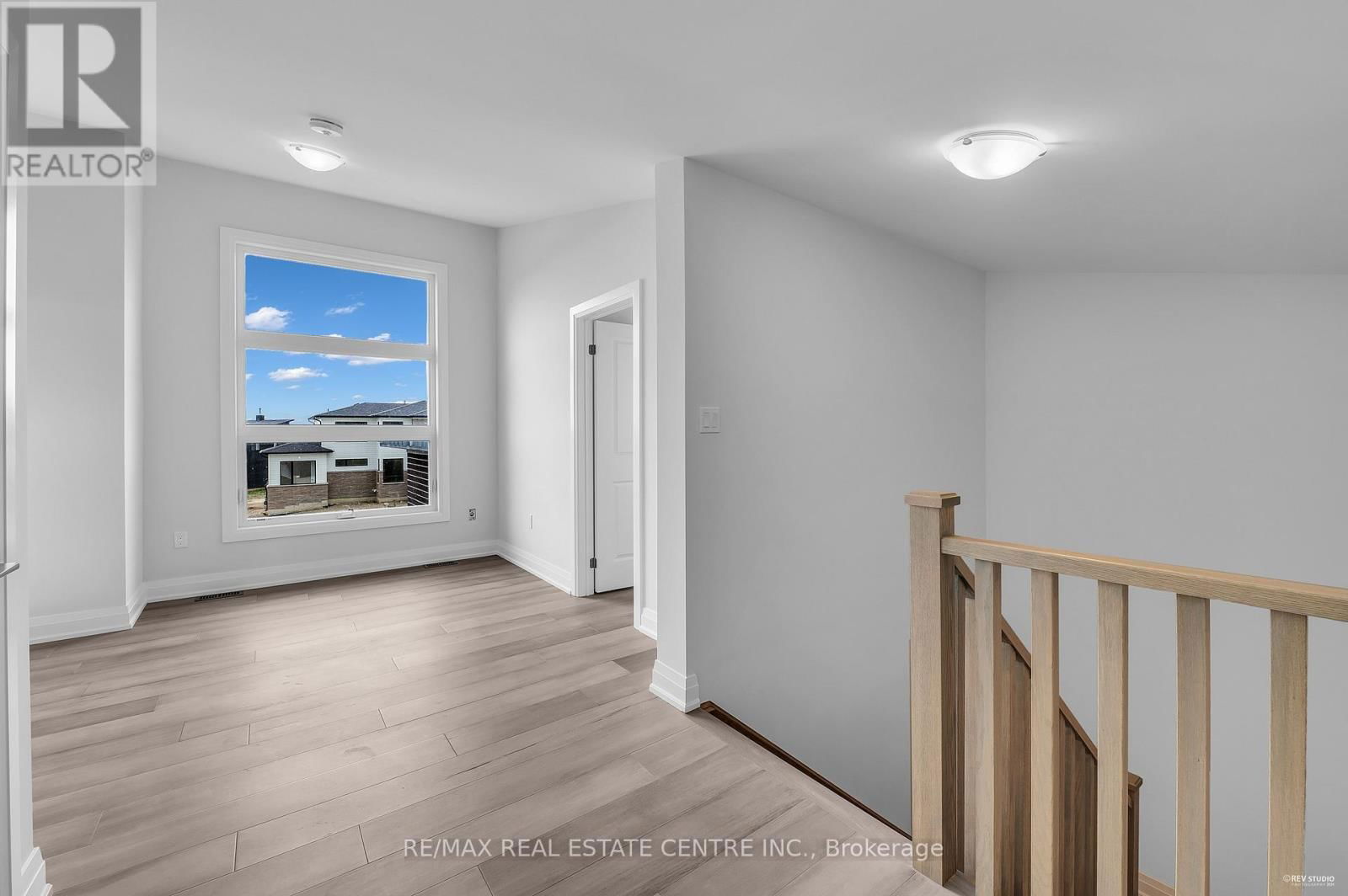 119 SLADDEN COURT Image 35