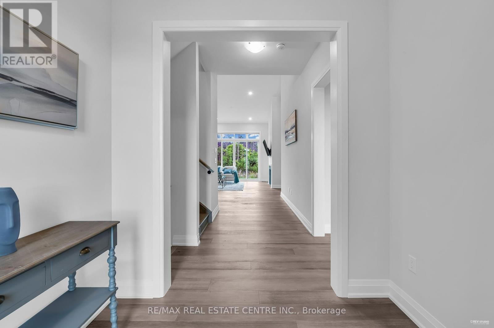 119 SLADDEN COURT Image 4