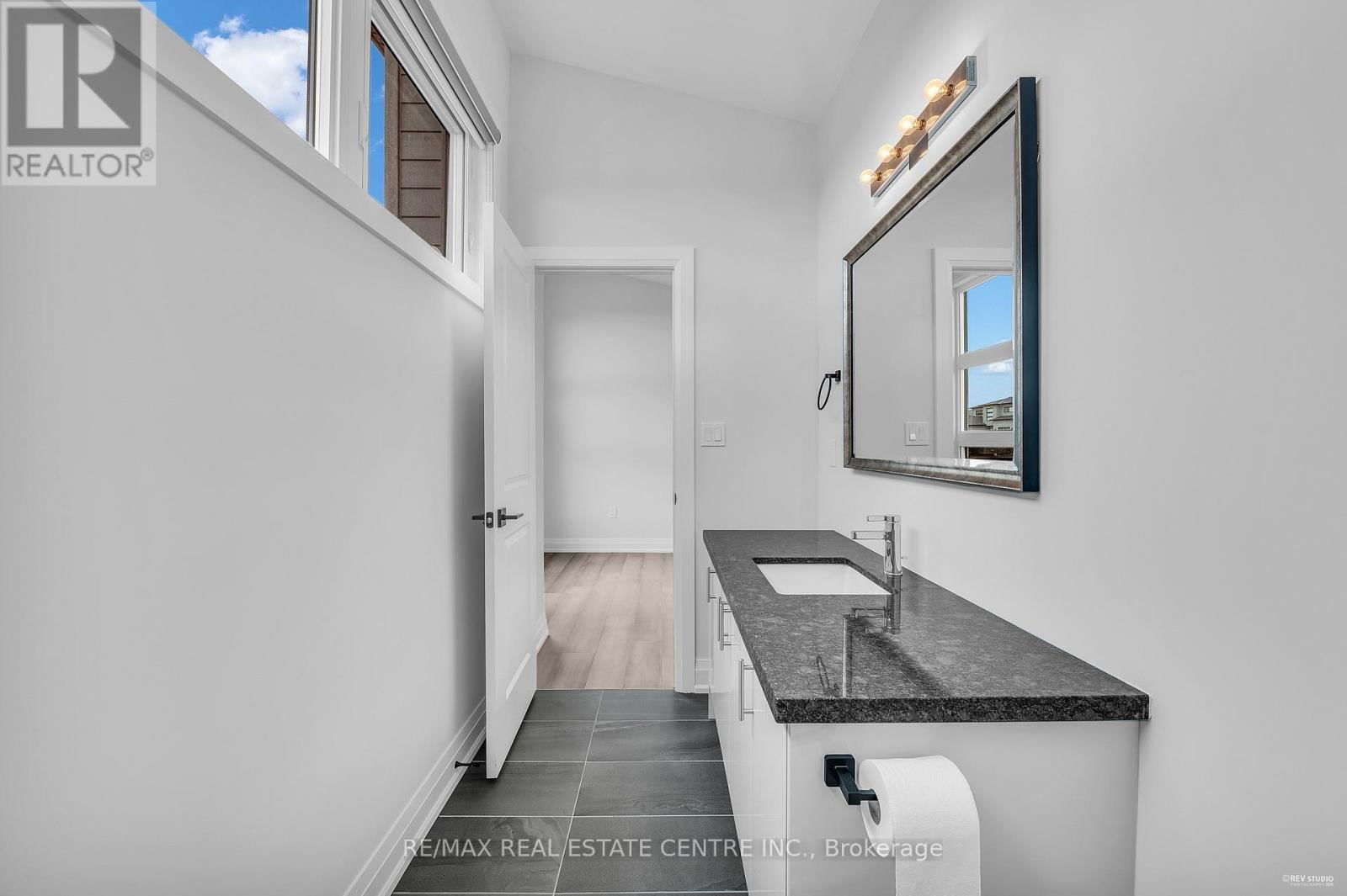 119 SLADDEN COURT Image 43