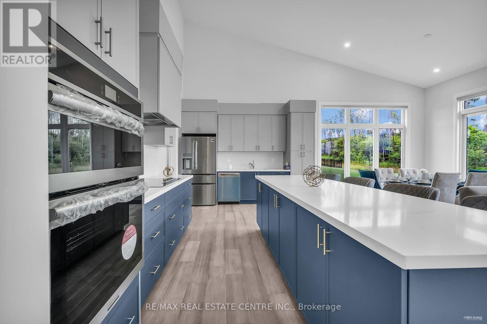 119 SLADDEN COURT Image 47