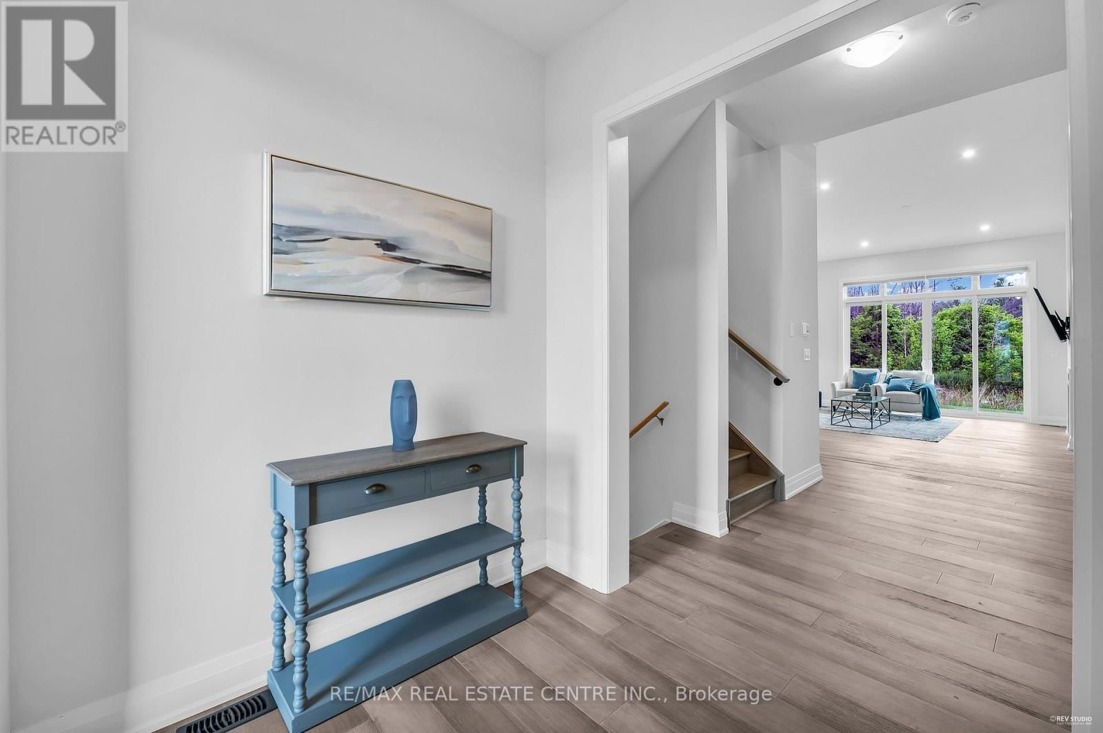 119 SLADDEN COURT Image 5