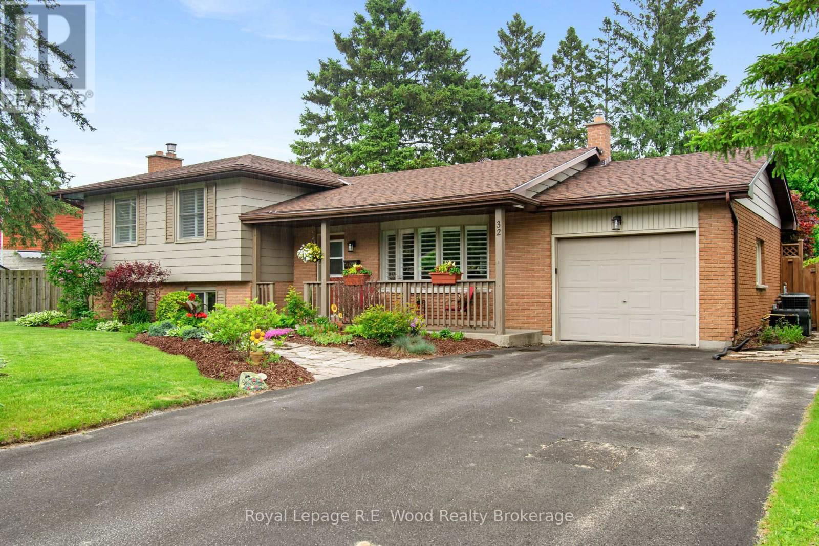 32 DEVON COURT Image 1