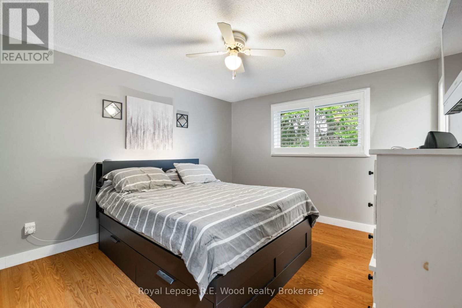 32 DEVON COURT Image 14