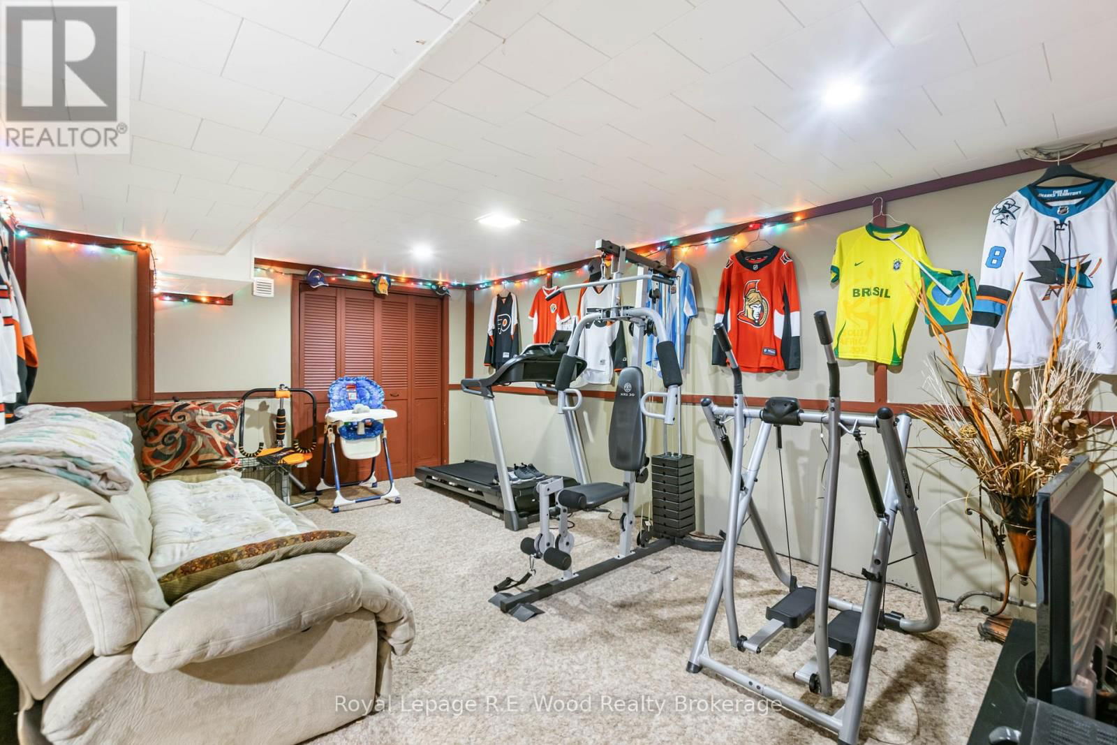 32 DEVON COURT Image 19