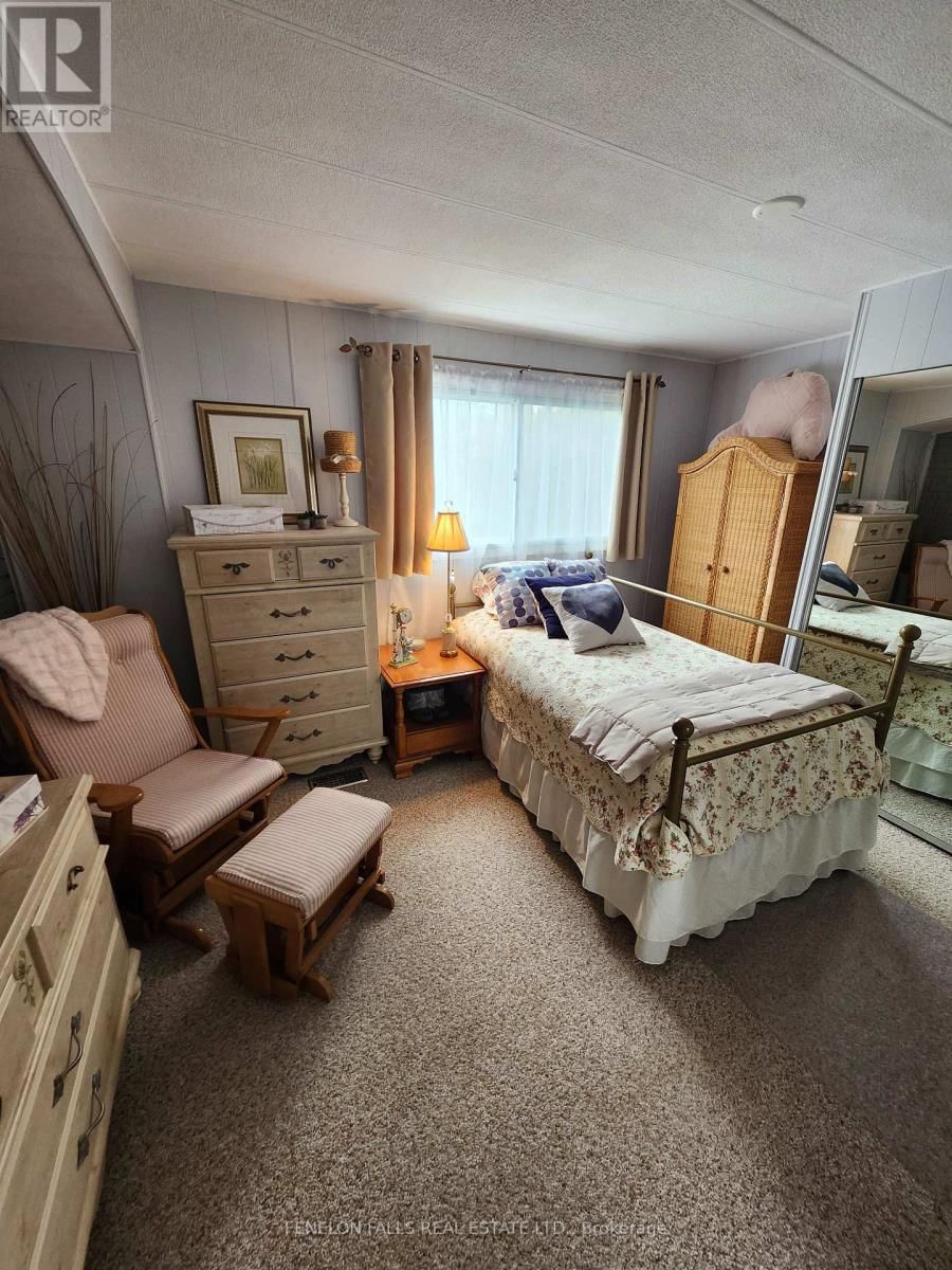2 PARK CRESCENT Image 11