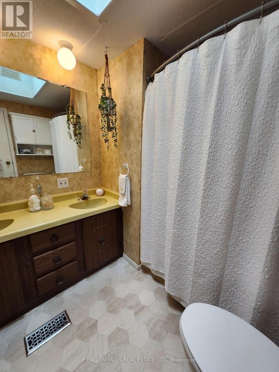 2 PARK CRESCENT Image 15