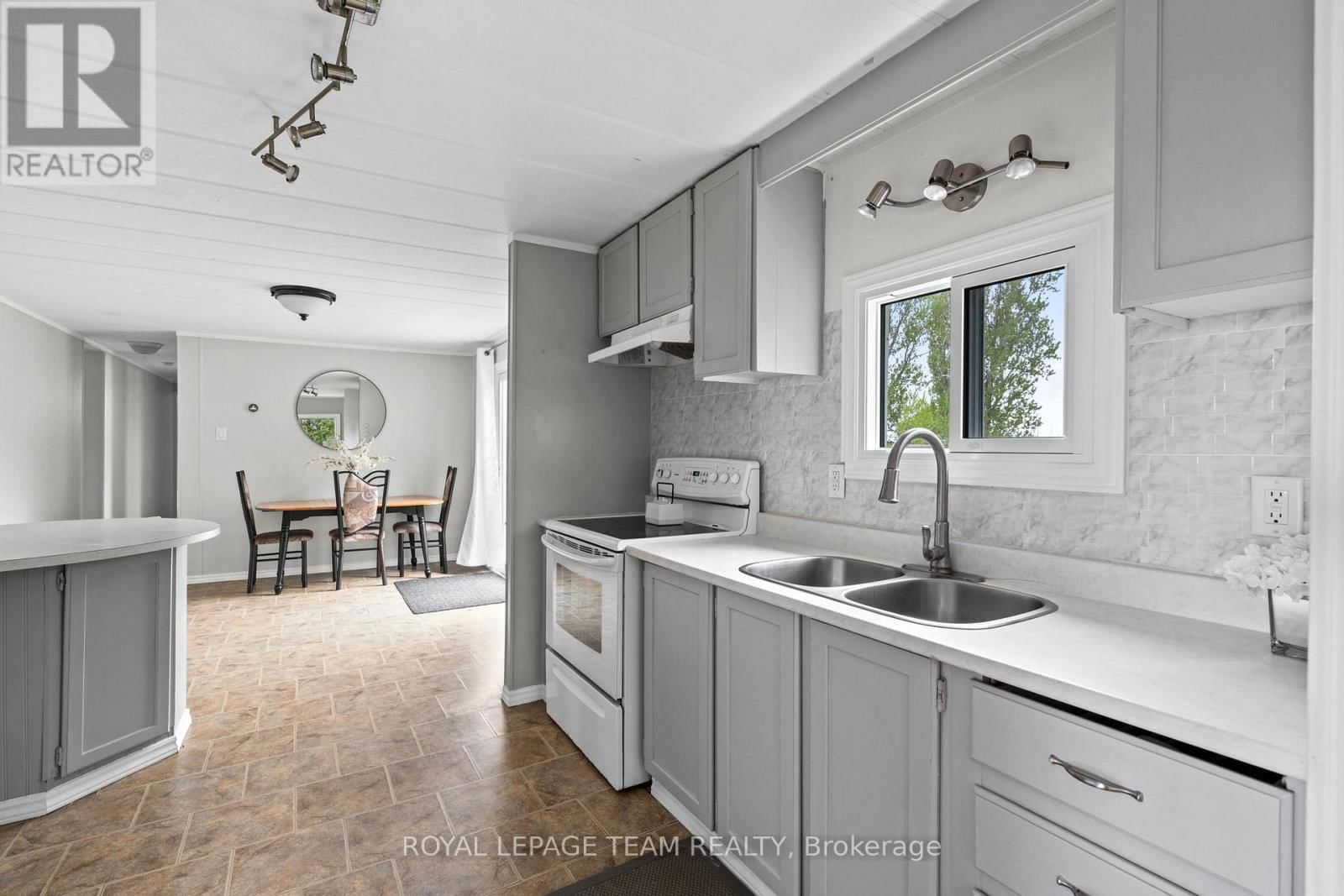 2176 DEVELOPMENT ROAD Image 12