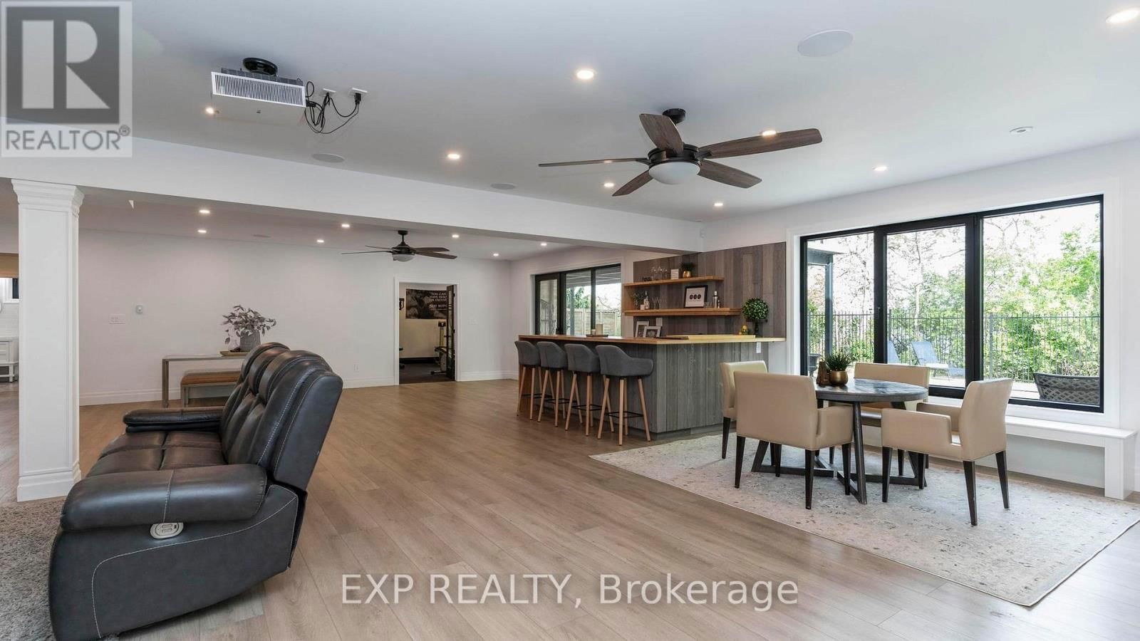 253 - 9861 GLENDON DRIVE Image 33