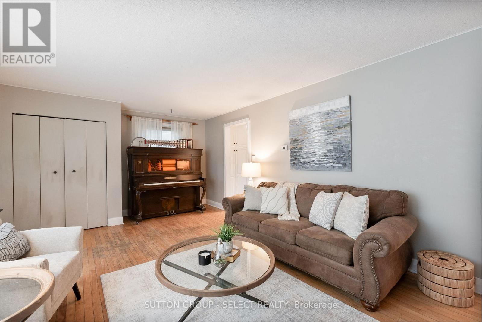 570 KINGSWAY AVENUE Image 10