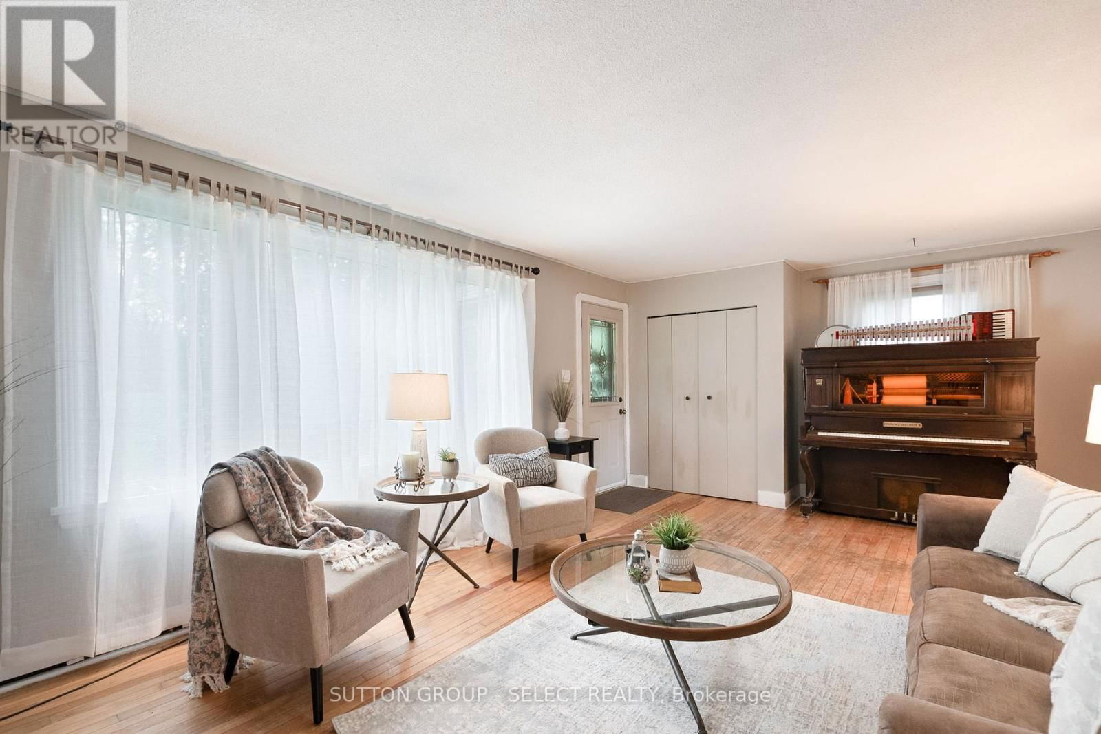 570 KINGSWAY AVENUE Image 11