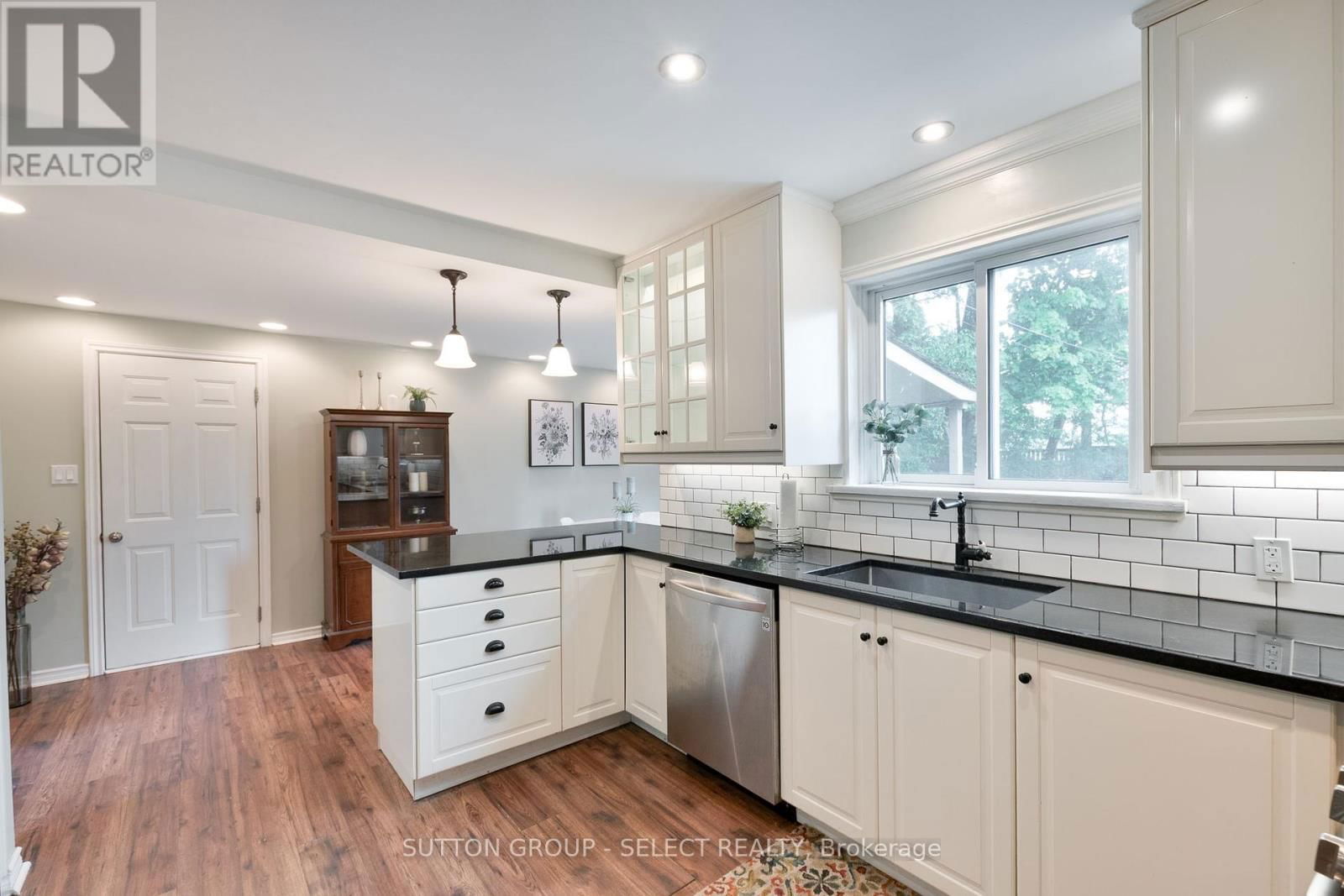 570 KINGSWAY AVENUE Image 13