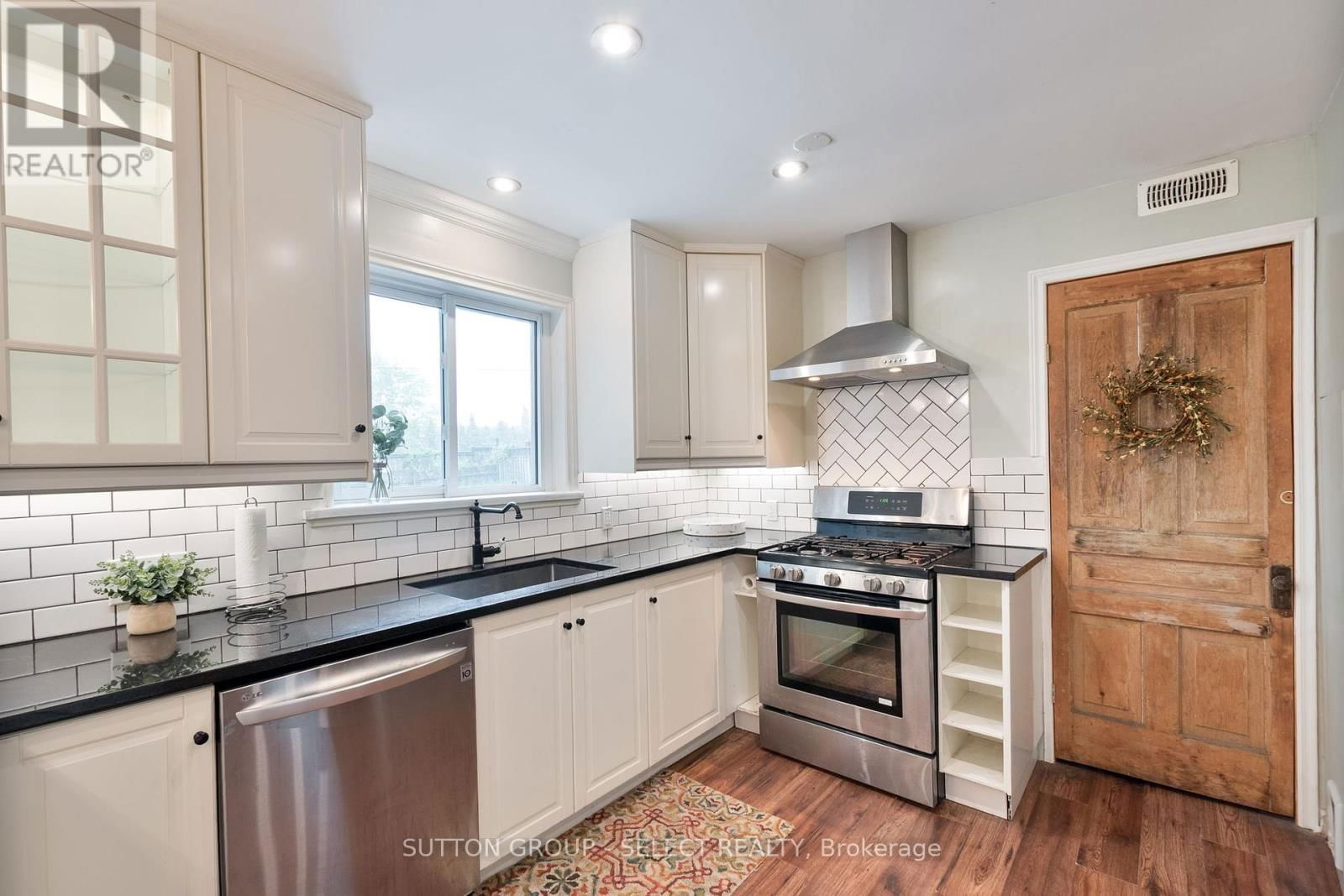 570 KINGSWAY AVENUE Image 14