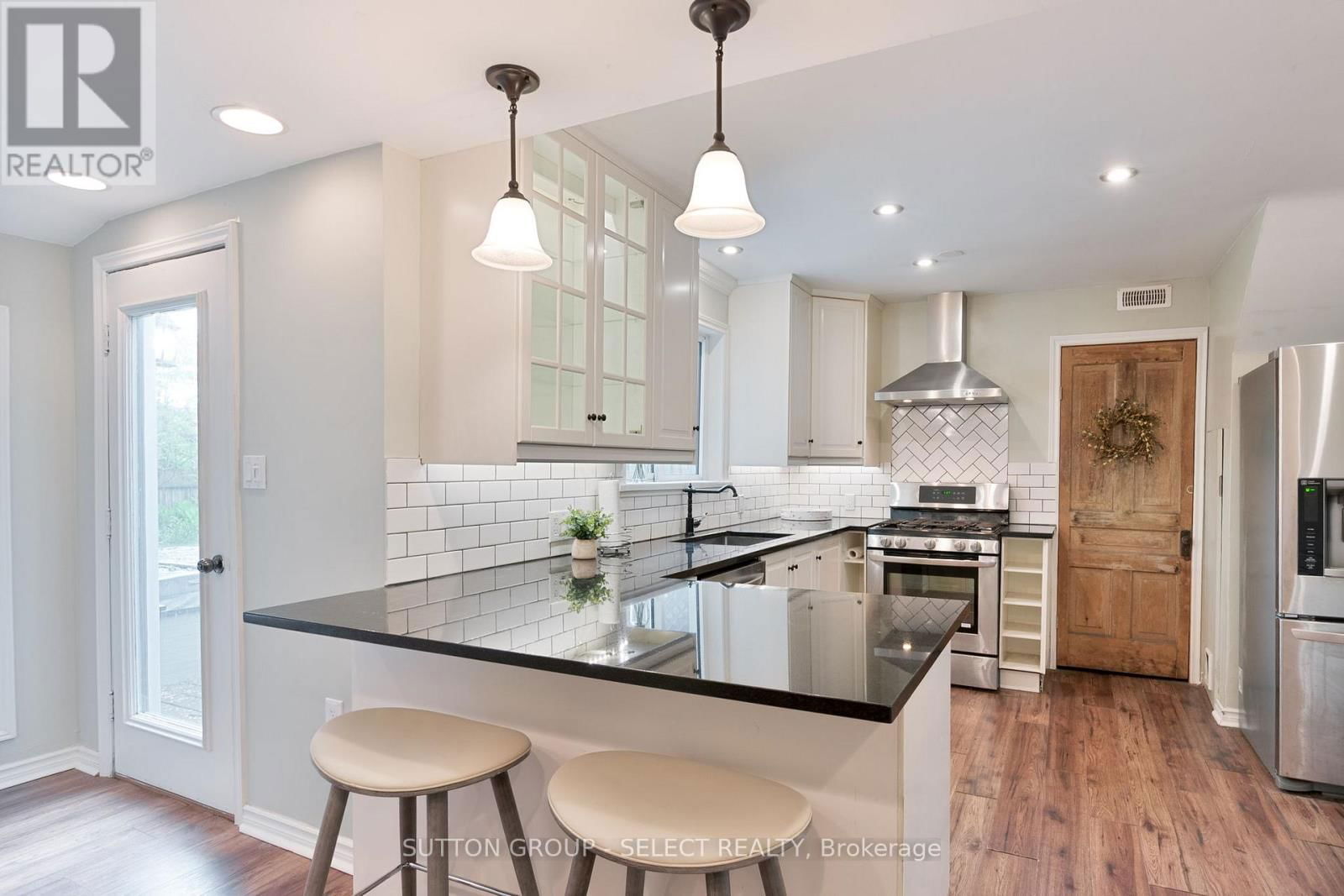 570 KINGSWAY AVENUE Image 15