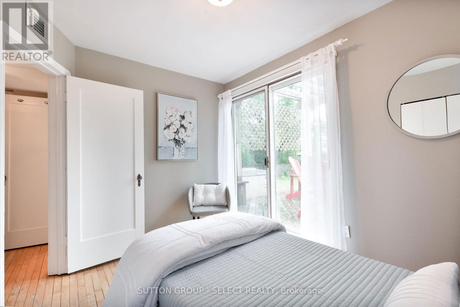 570 KINGSWAY AVENUE Image 26
