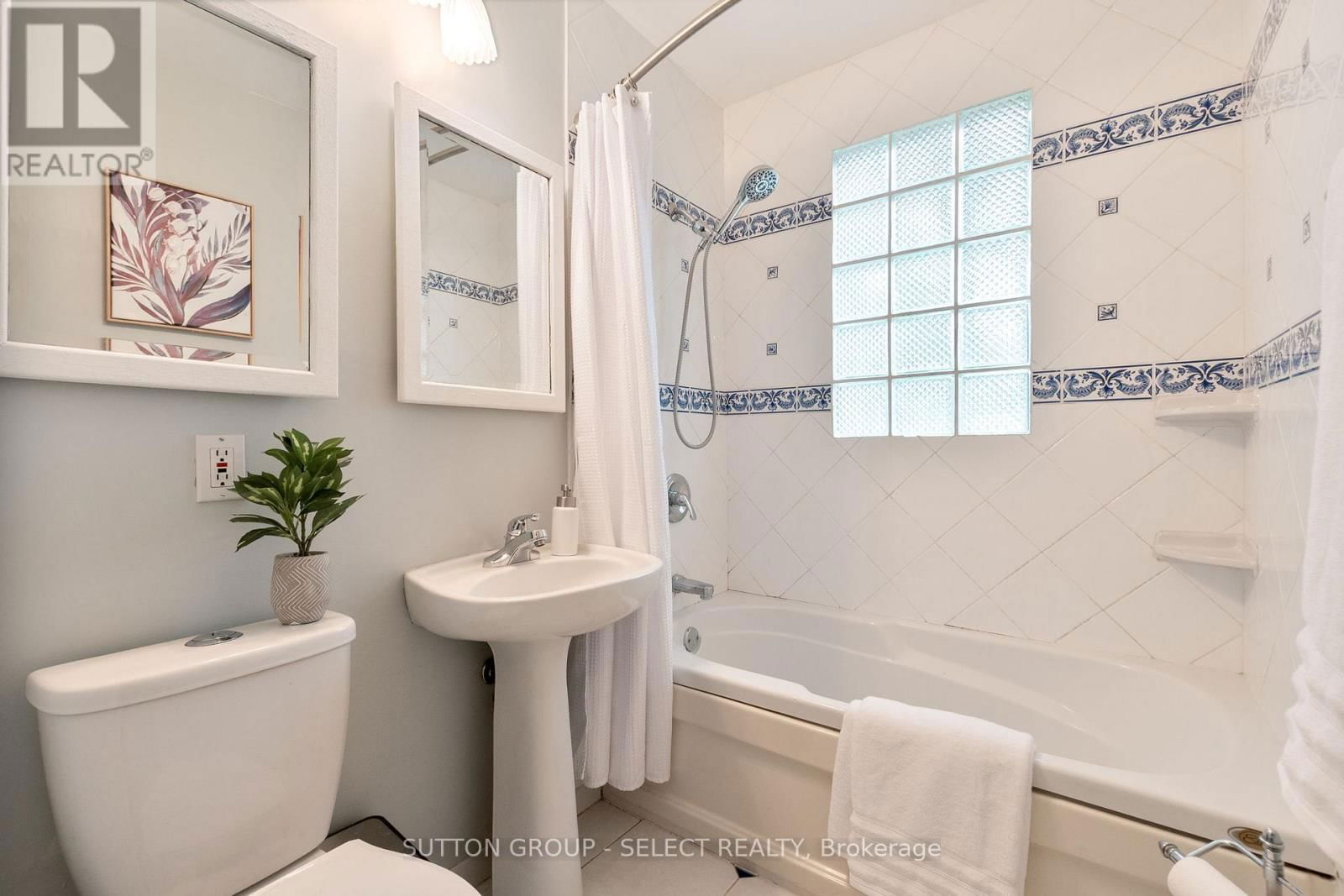 570 KINGSWAY AVENUE Image 28