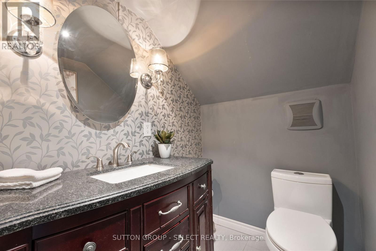 570 KINGSWAY AVENUE Image 37