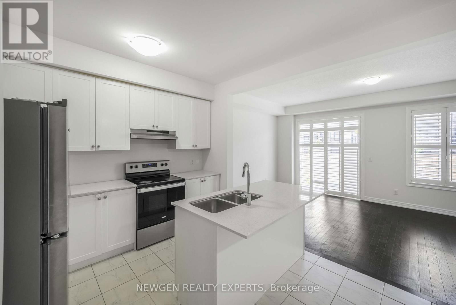 9 STONEHILL AVENUE Image 10
