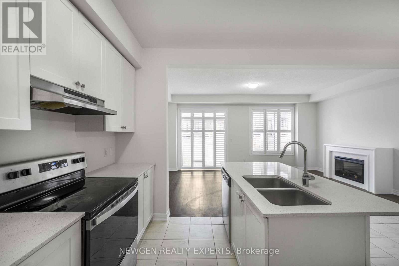 9 STONEHILL AVENUE Image 14