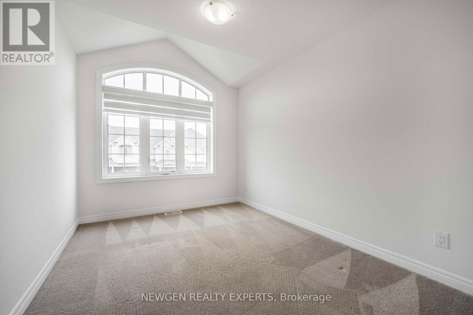 9 STONEHILL AVENUE Image 19