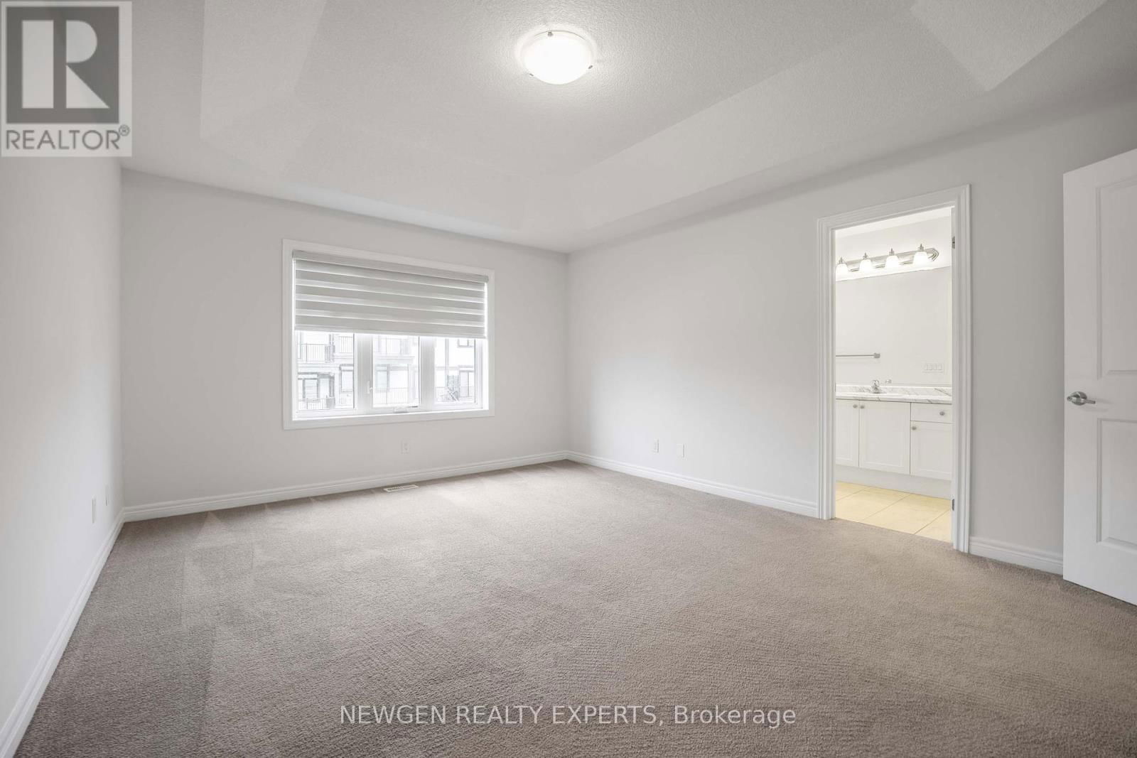 9 STONEHILL AVENUE Image 25