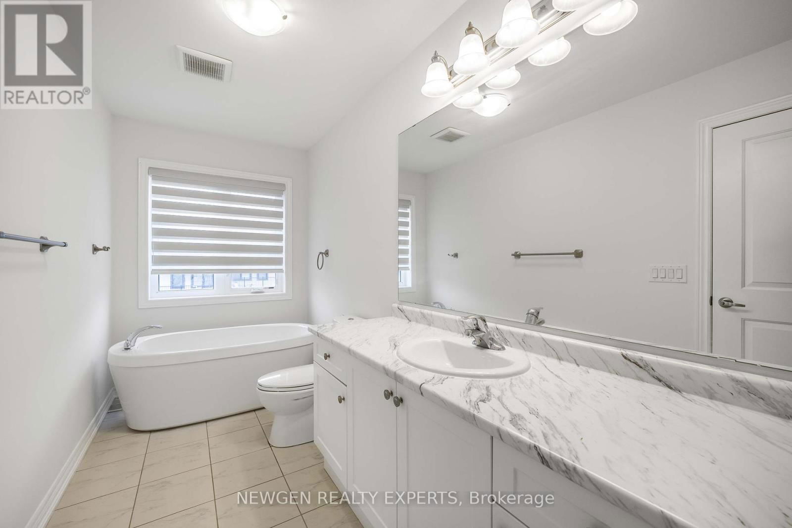9 STONEHILL AVENUE Image 27
