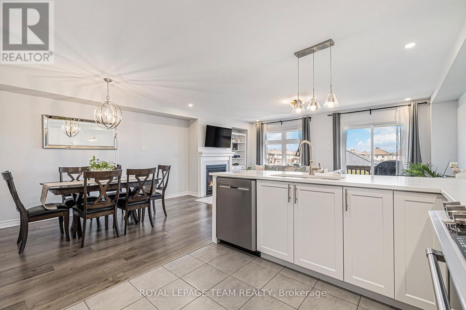 307 LIPIZZANER STREET Image 16