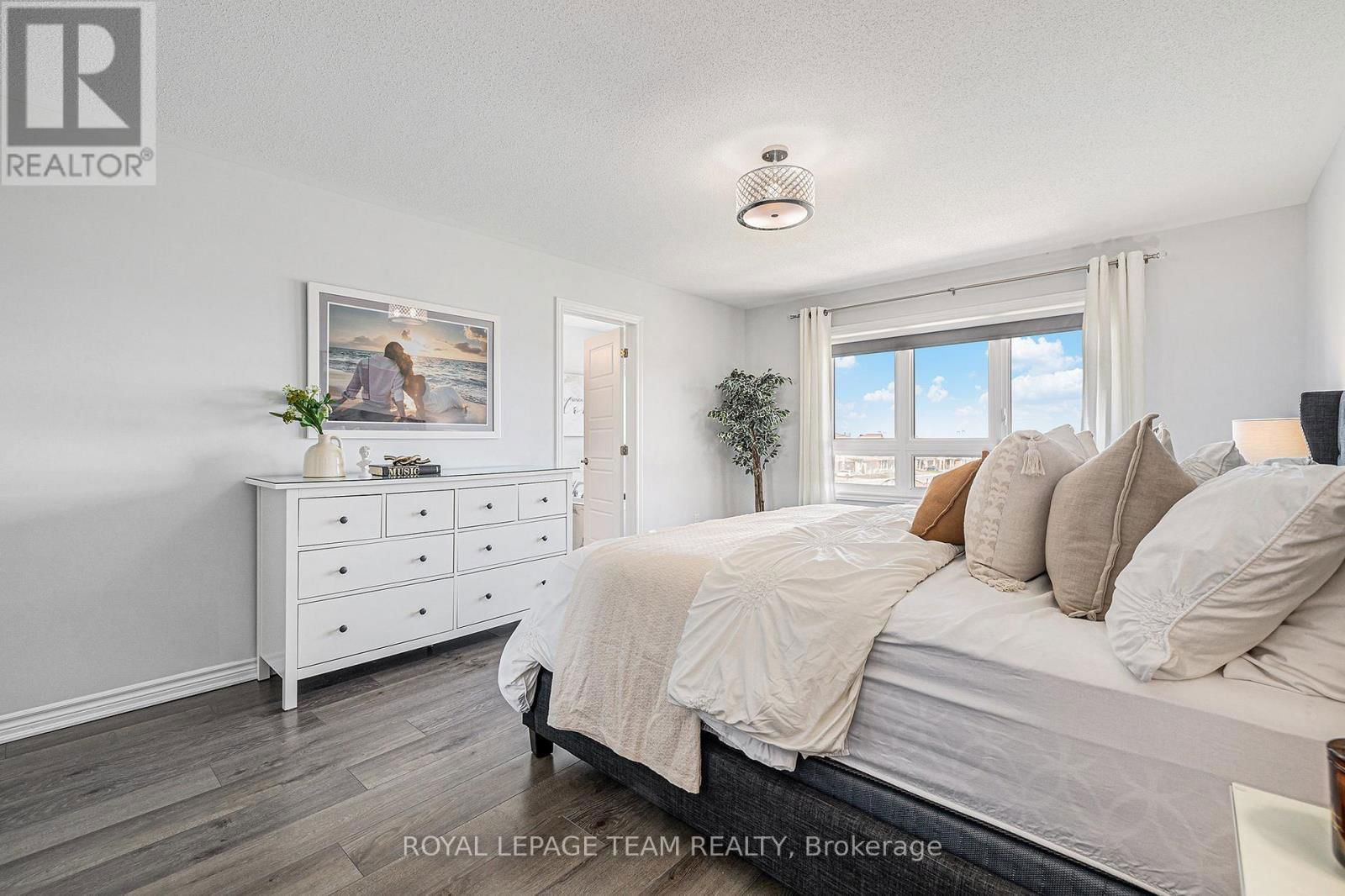 307 LIPIZZANER STREET Image 18