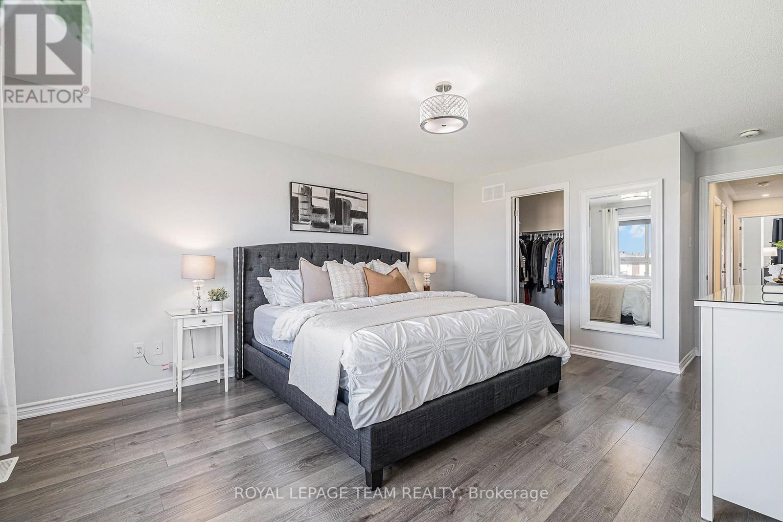 307 LIPIZZANER STREET Image 19