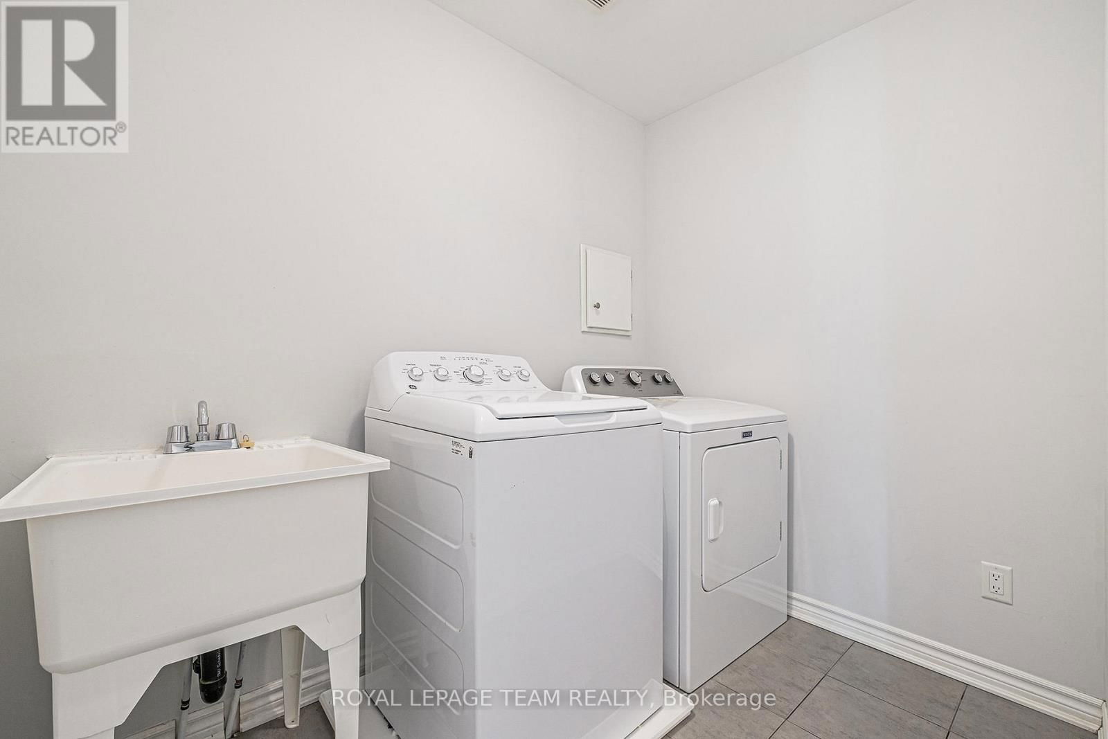 307 LIPIZZANER STREET Image 25