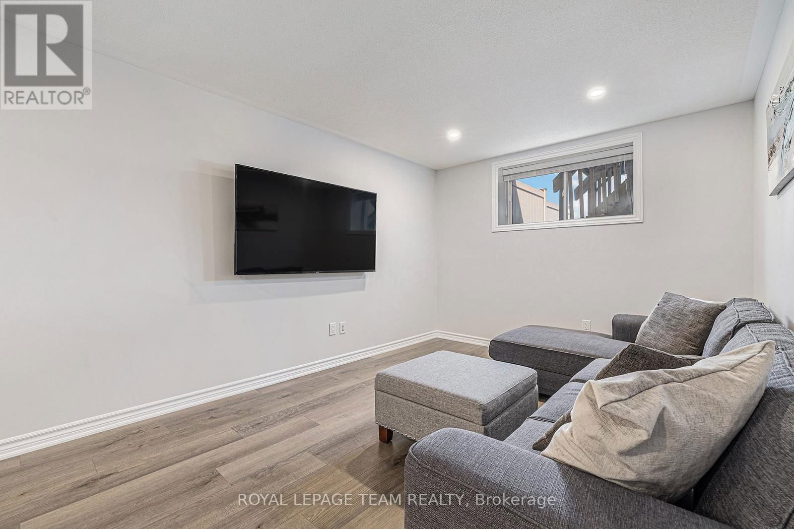 307 LIPIZZANER STREET Image 27
