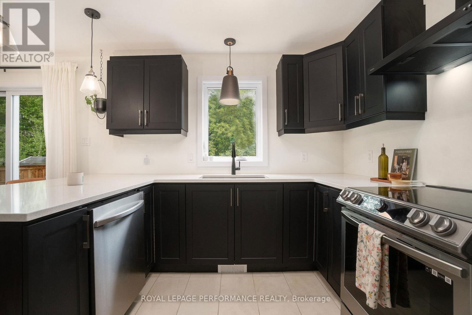 43 CHRISTIAN STREET Image 12