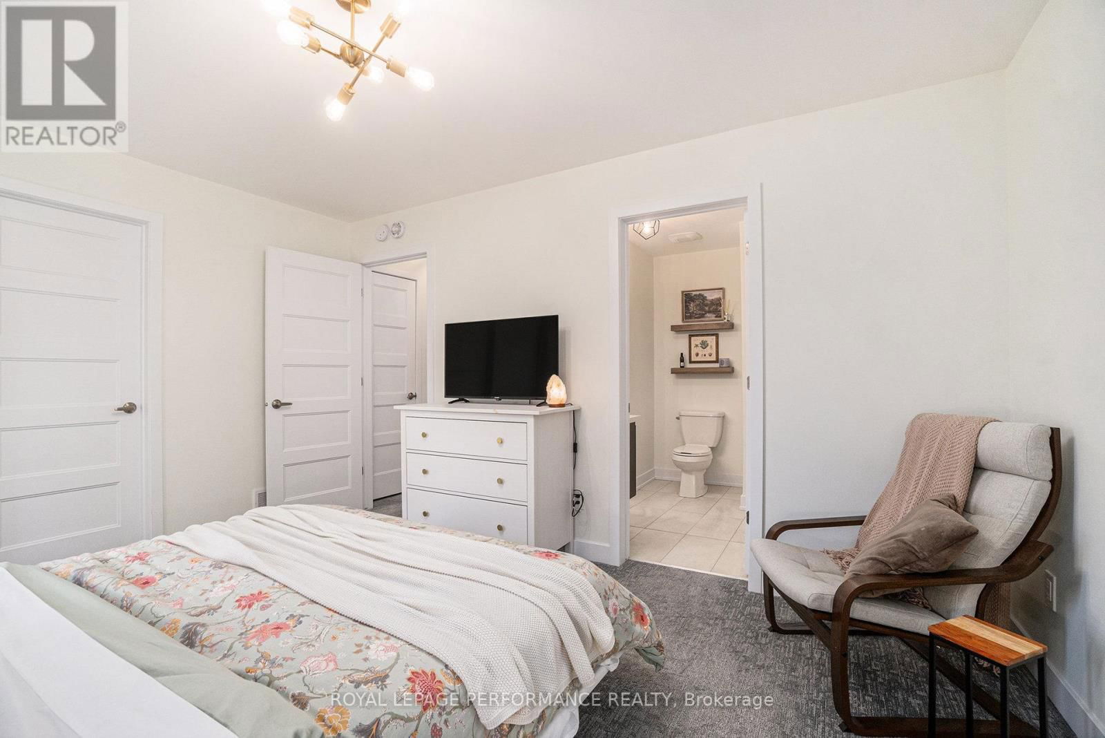 43 CHRISTIAN STREET Image 14