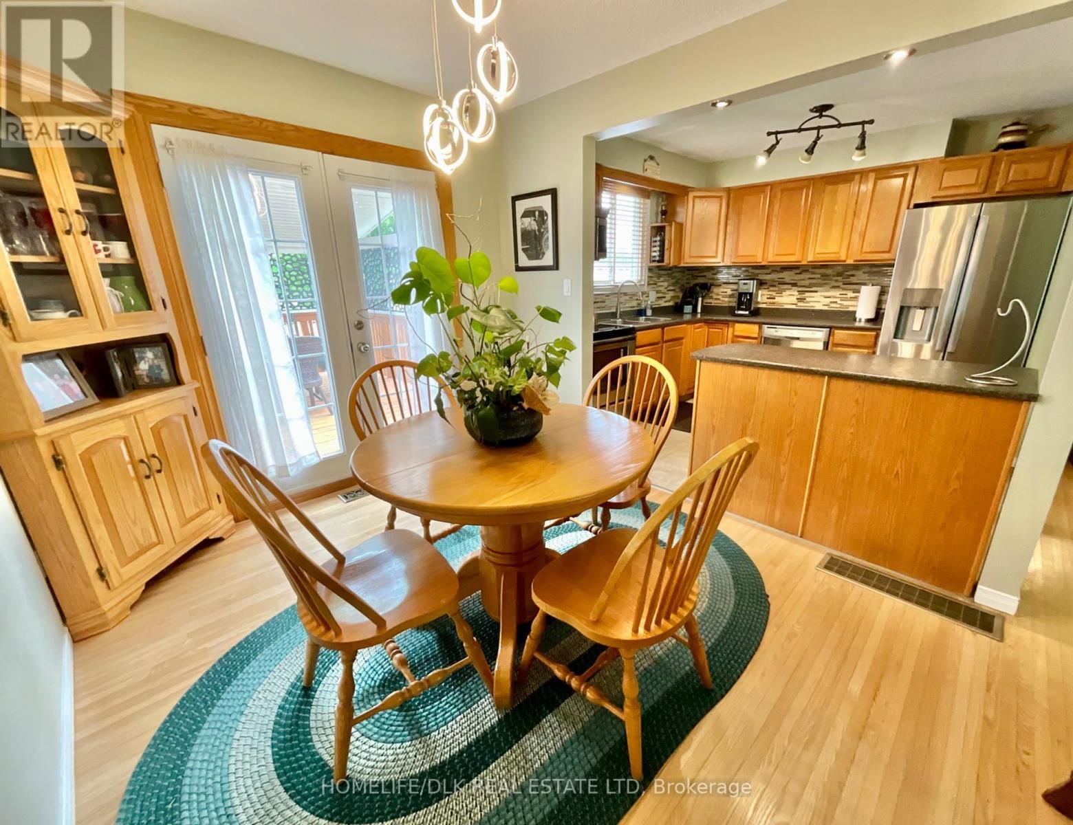 1327 BORDEN CRESCENT Image 20