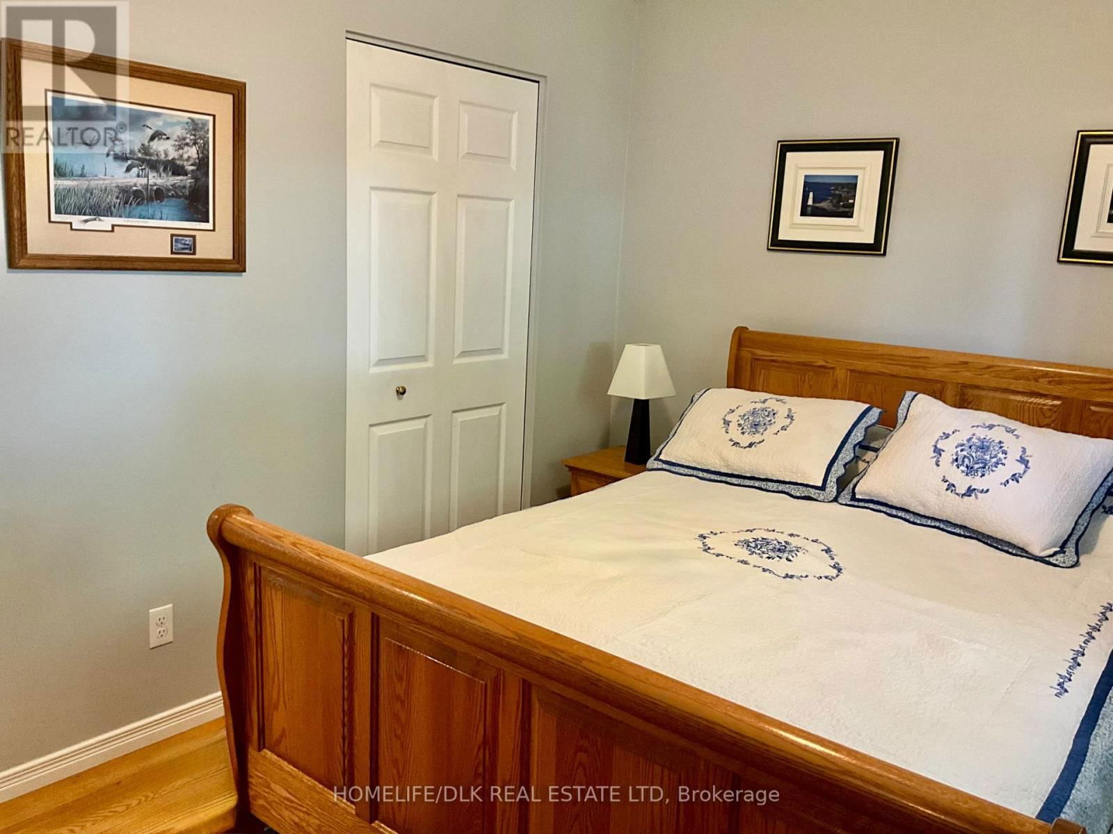 1327 BORDEN CRESCENT Image 26
