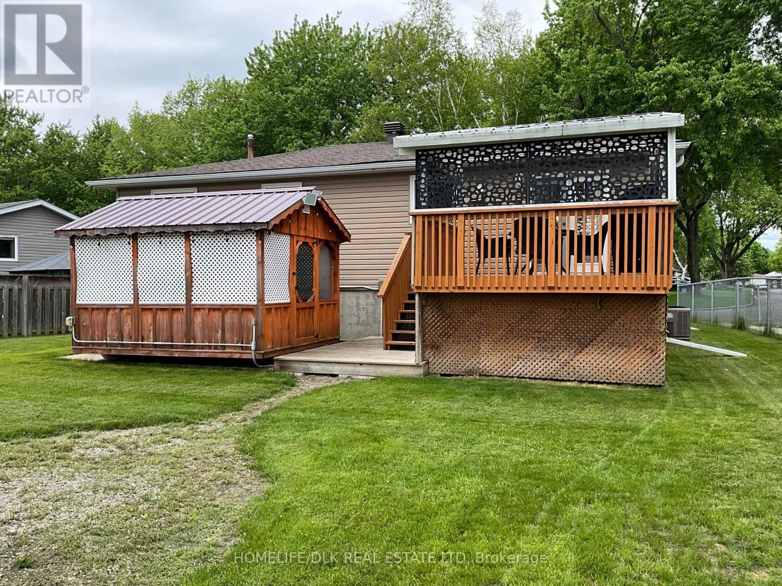 1327 BORDEN CRESCENT Image 4