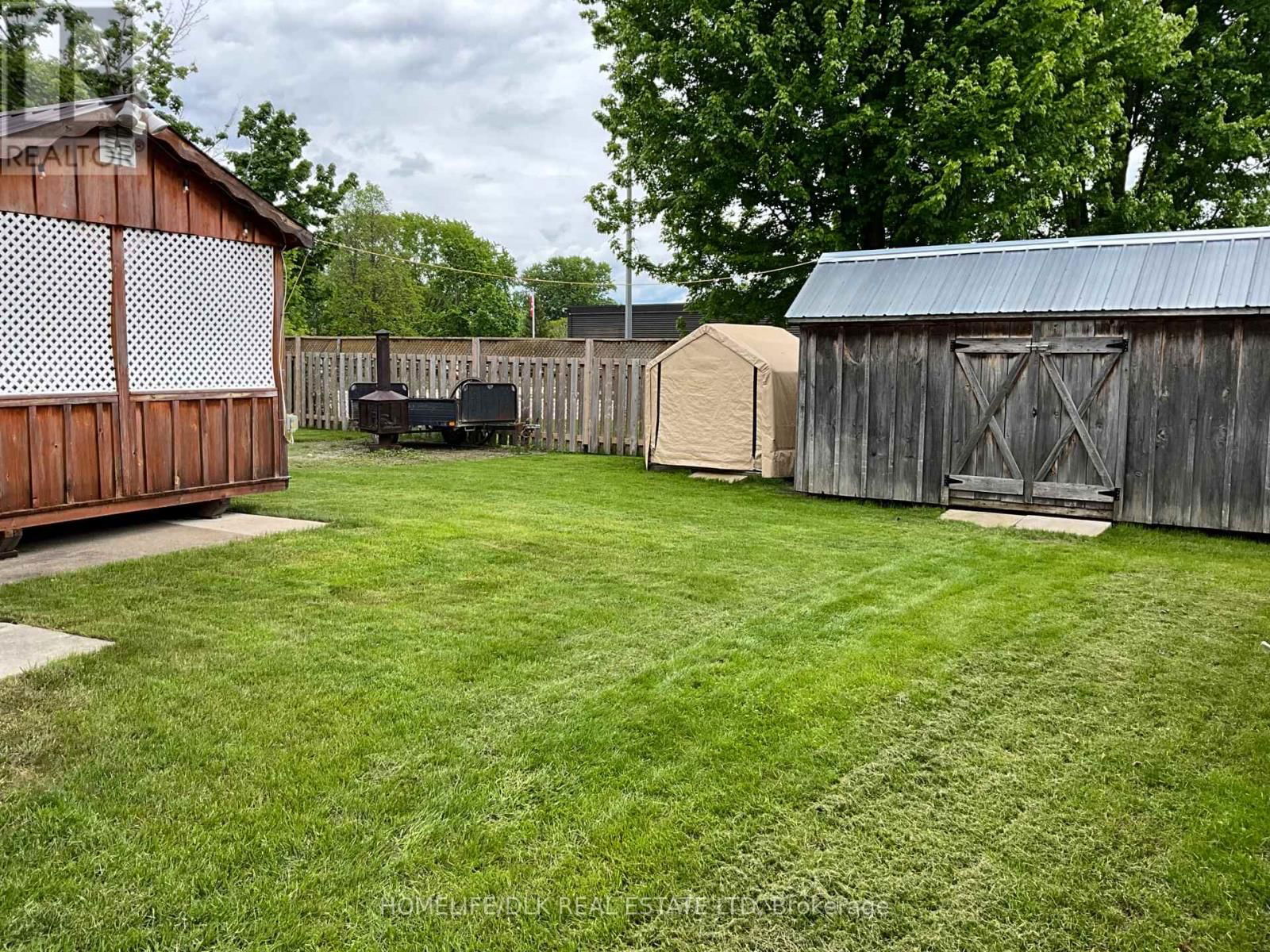 1327 BORDEN CRESCENT Image 5
