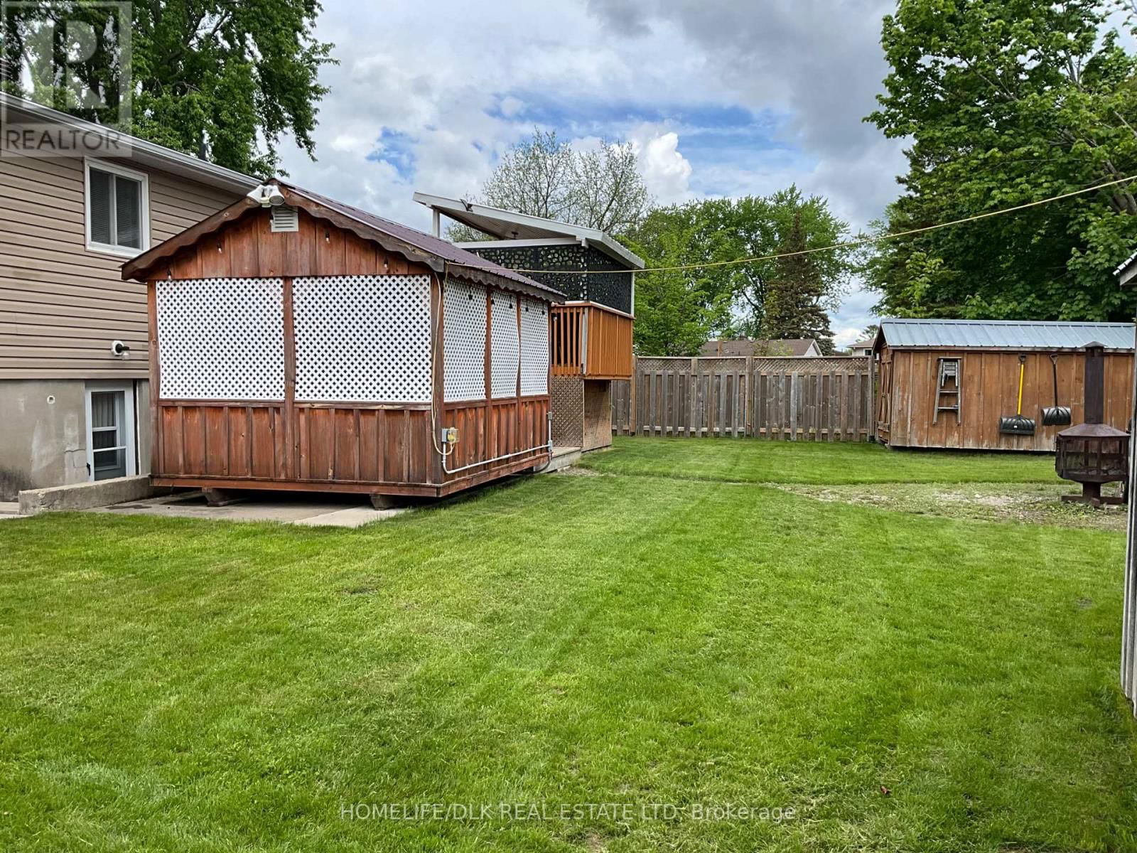 1327 BORDEN CRESCENT Image 6