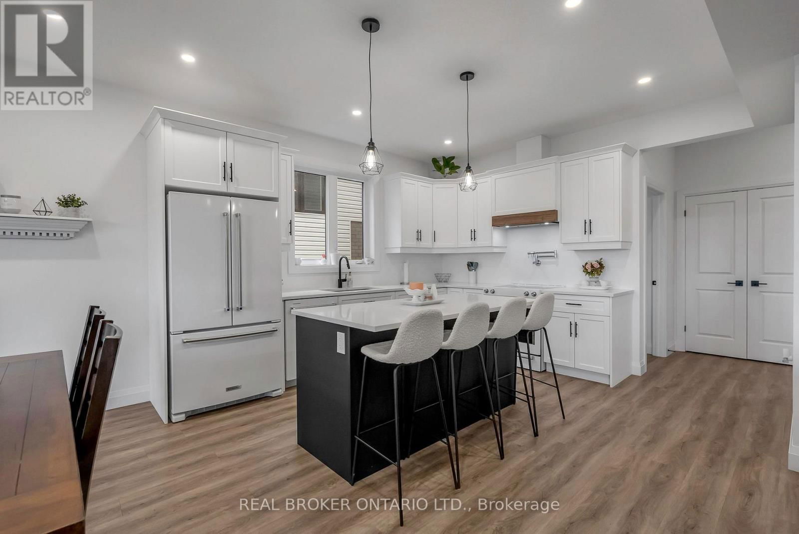 186 SCHMIDT DRIVE Image 10