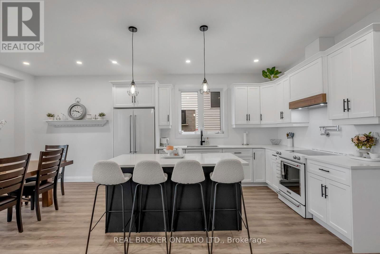 186 SCHMIDT DRIVE Image 13