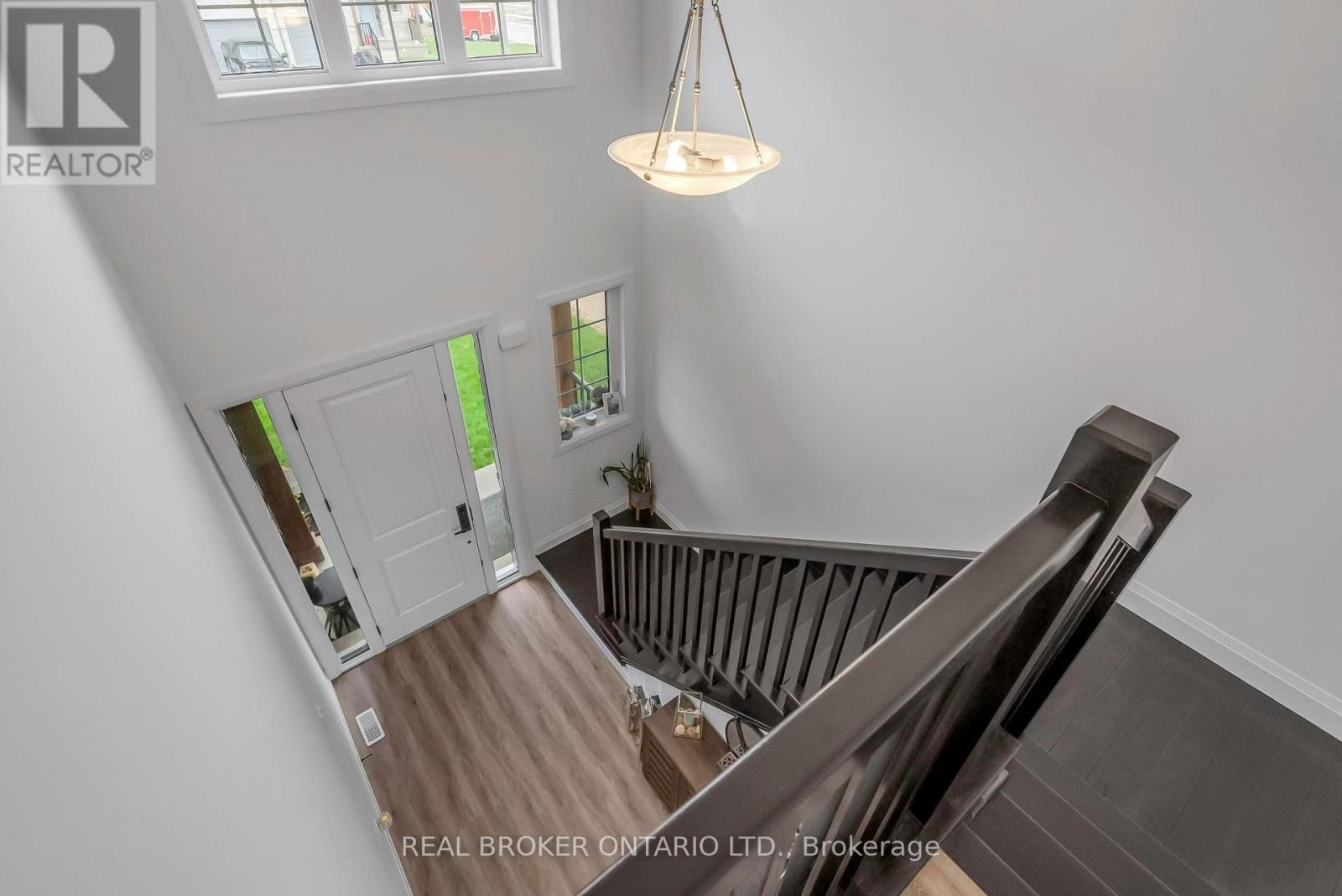 186 SCHMIDT DRIVE Image 17