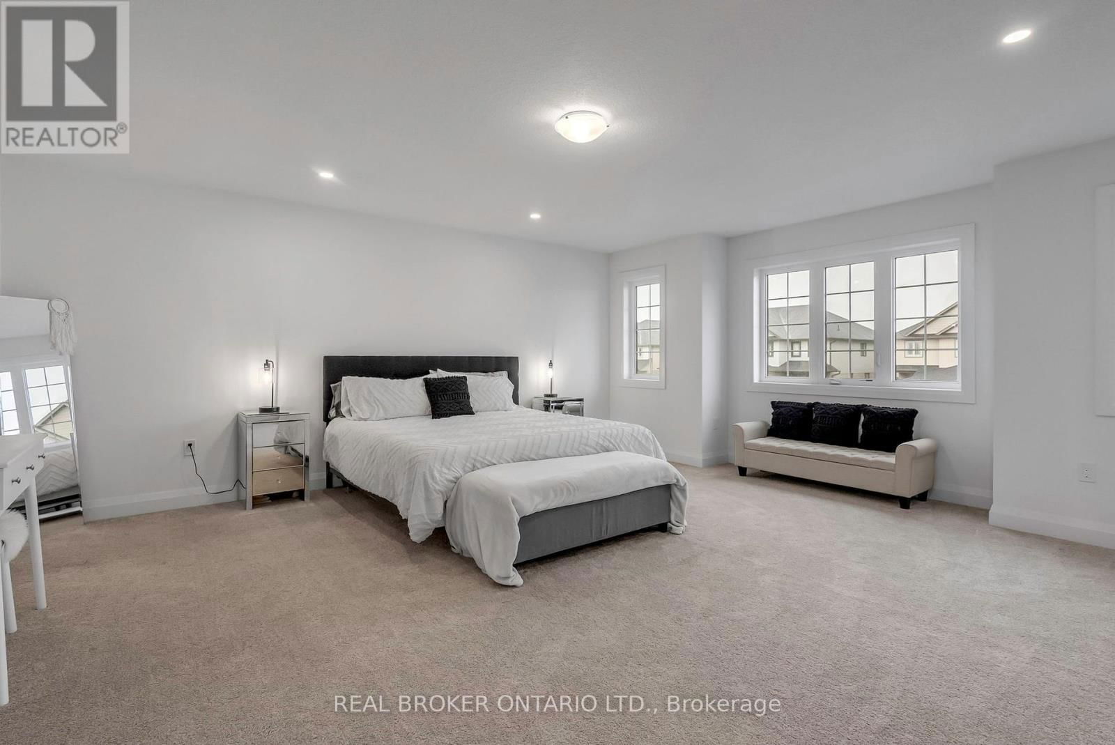 186 SCHMIDT DRIVE Image 18