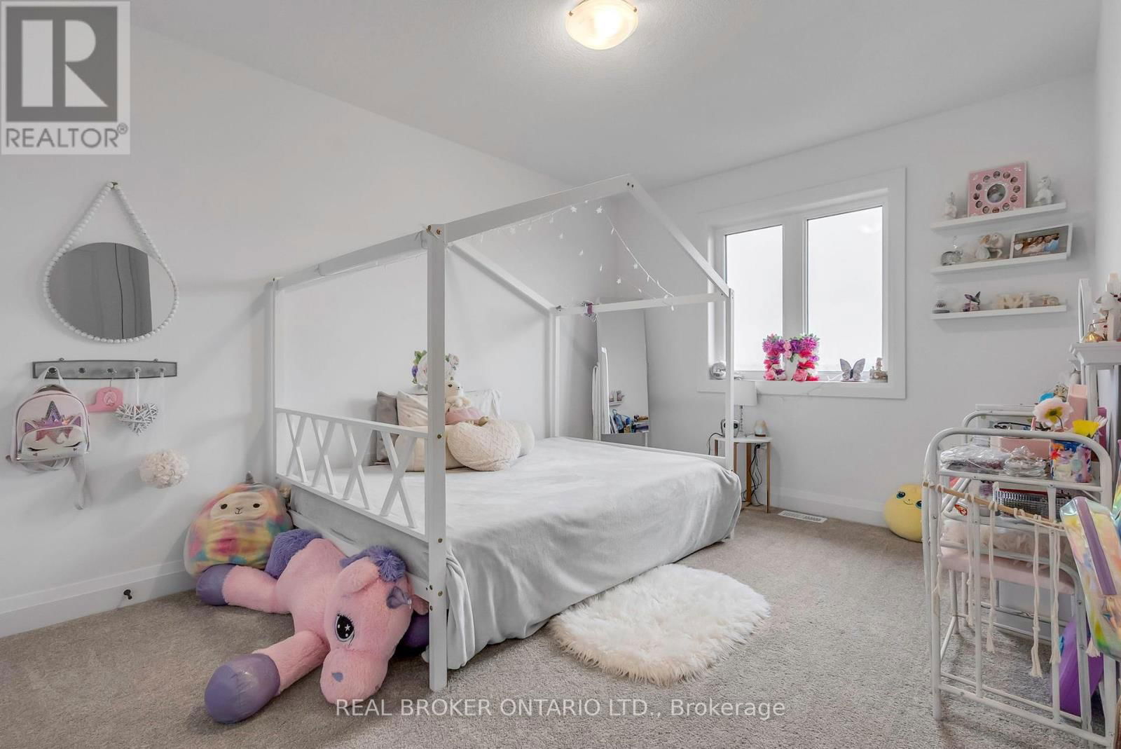 186 SCHMIDT DRIVE Image 23