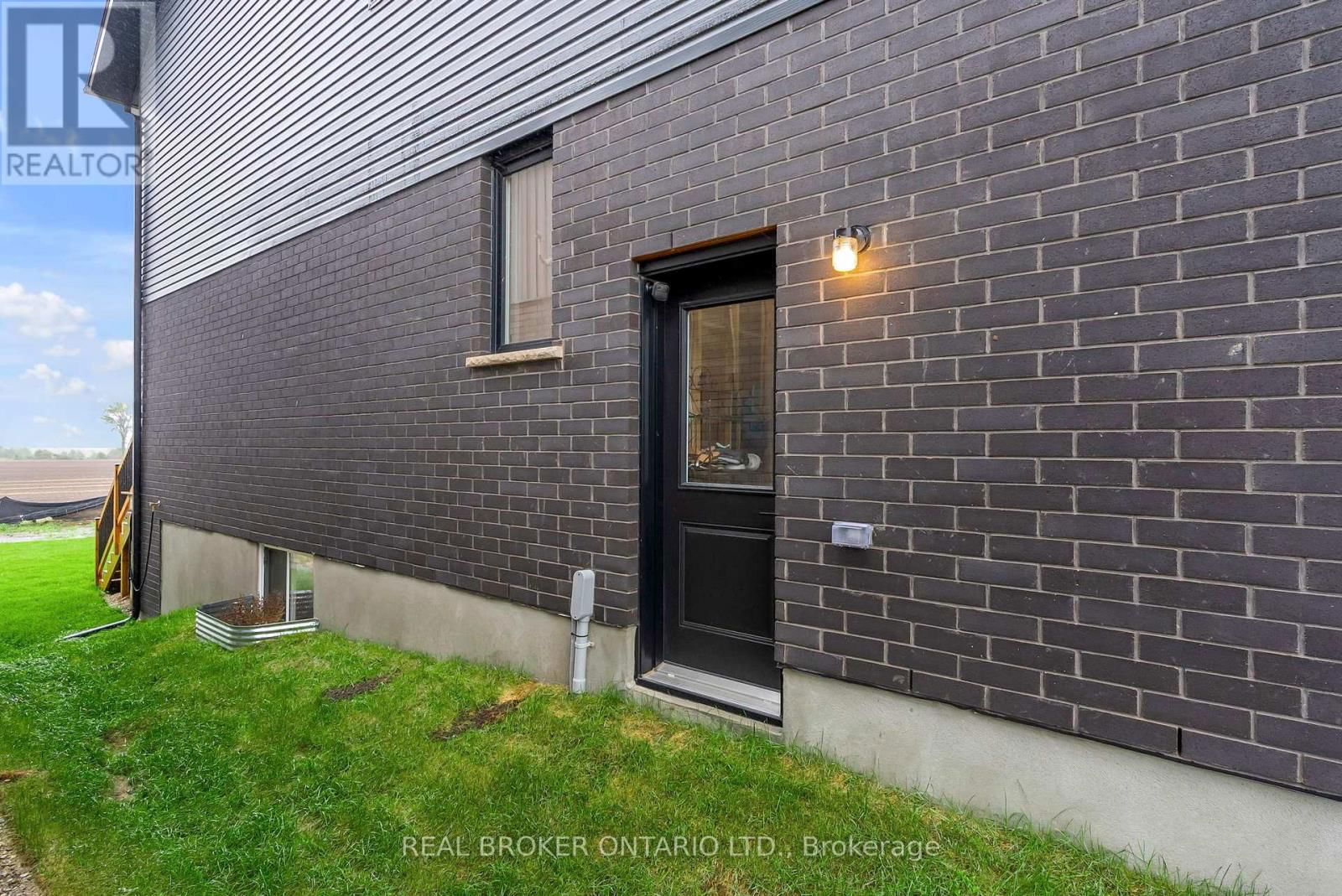 186 SCHMIDT DRIVE Image 25