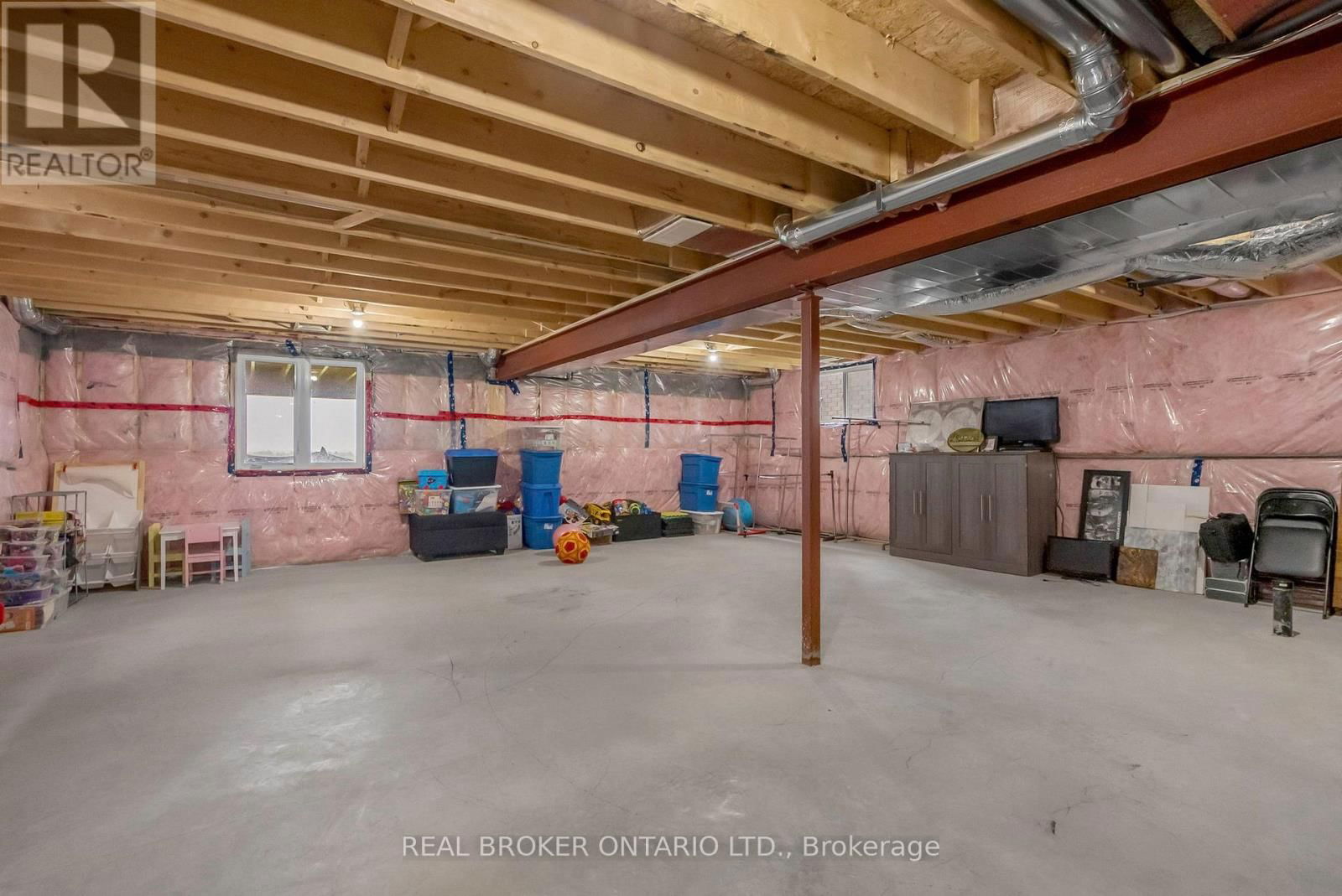 186 SCHMIDT DRIVE Image 32